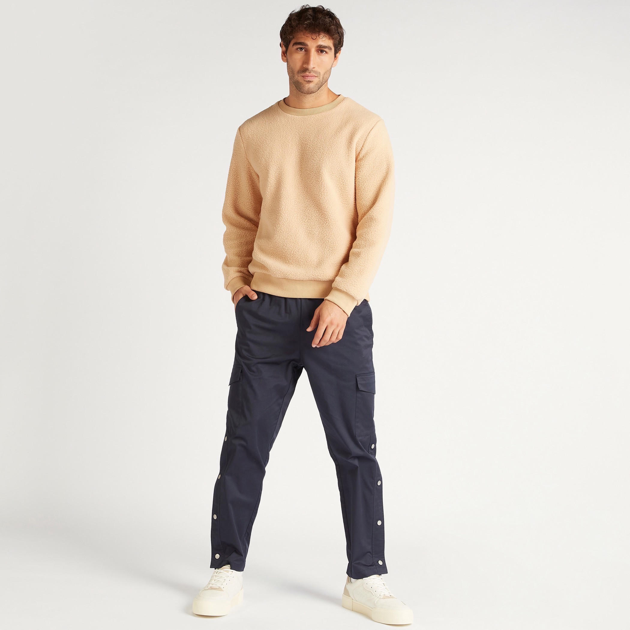 سويت شيرت بارز الملمس بياقة ضيّقة وأكمام طويلة-men-winterwear-hoodiesandsweatshirts-image-3