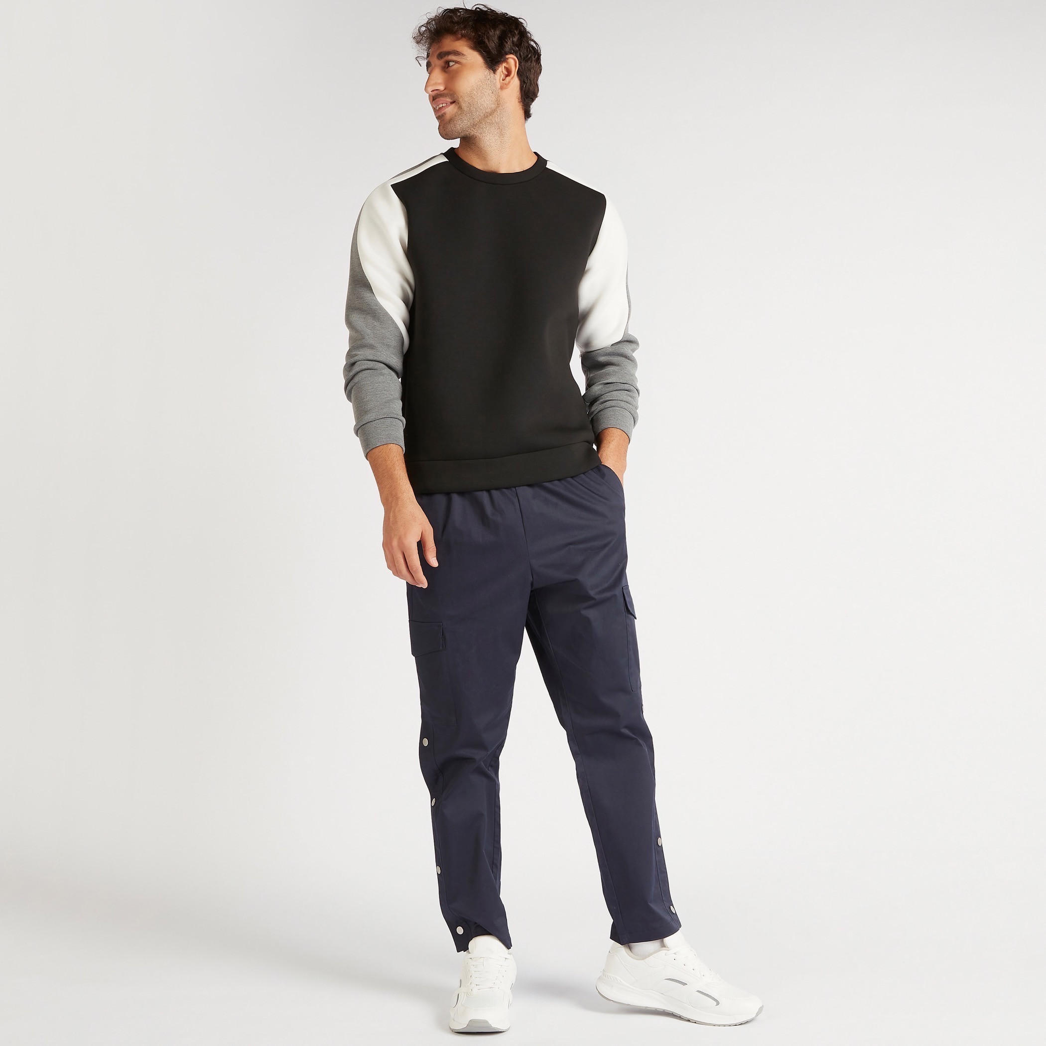 سويت شيرت بياقة مستديرة وقوالب ملوّنة-men-winterwear-hoodiesandsweatshirts-image-4