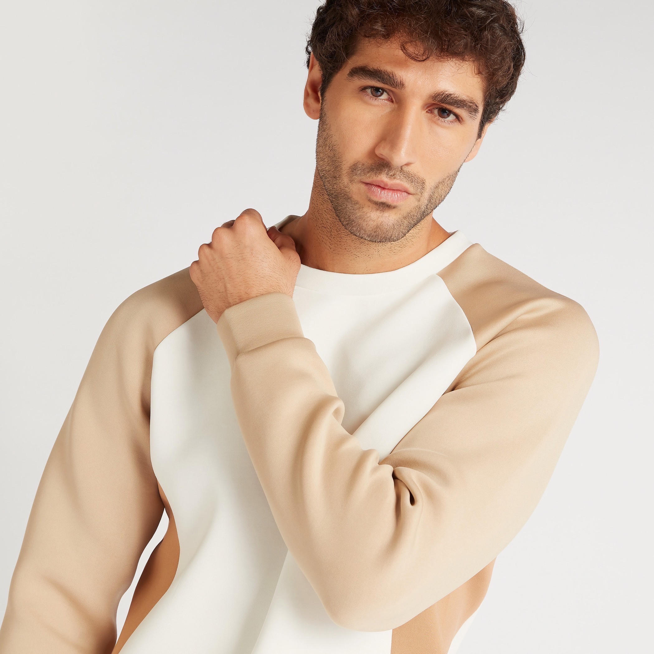 Colourblocked Crew Neck Sweatshirt with Long Sleeves-men-winterwear-hoodiesandsweatshirts-image-1