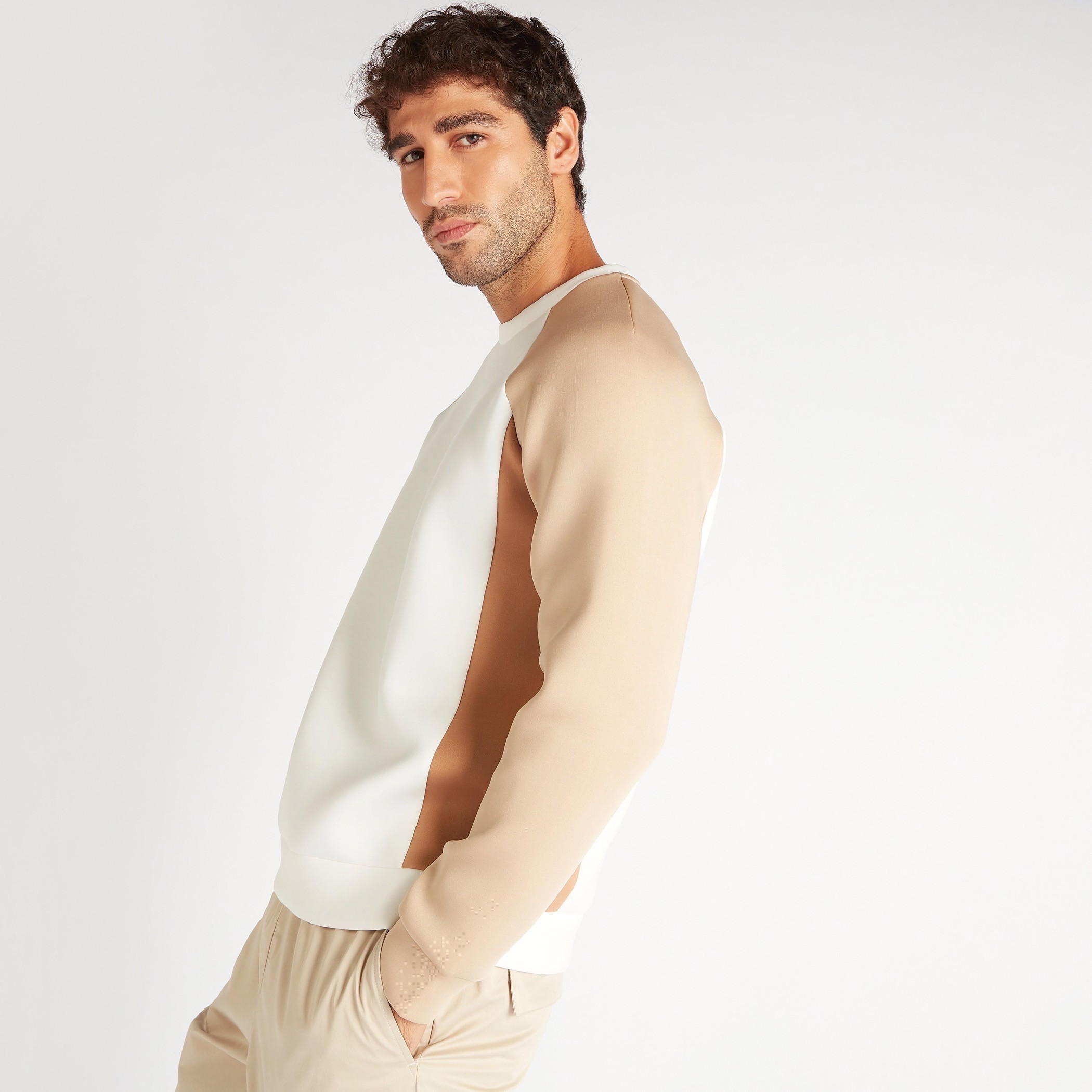 Colourblocked Crew Neck Sweatshirt with Long Sleeves-men-winterwear-hoodiesandsweatshirts-image-2