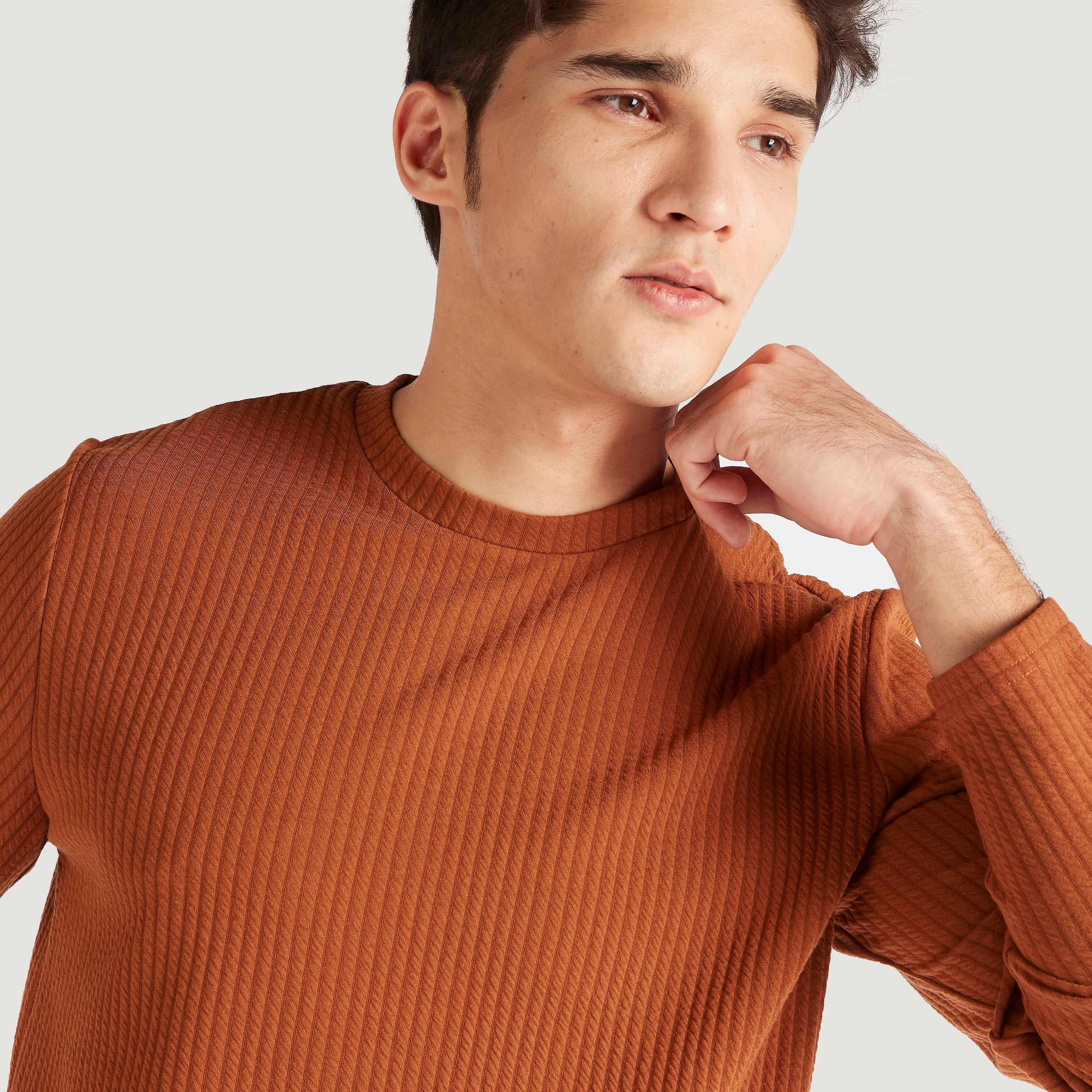 تيشيرت مضلّع بياقة ضيّقة وأكمام طويلة من آيكونيك-men-clothing-tshirtsandpolos-tshirts-image-6
