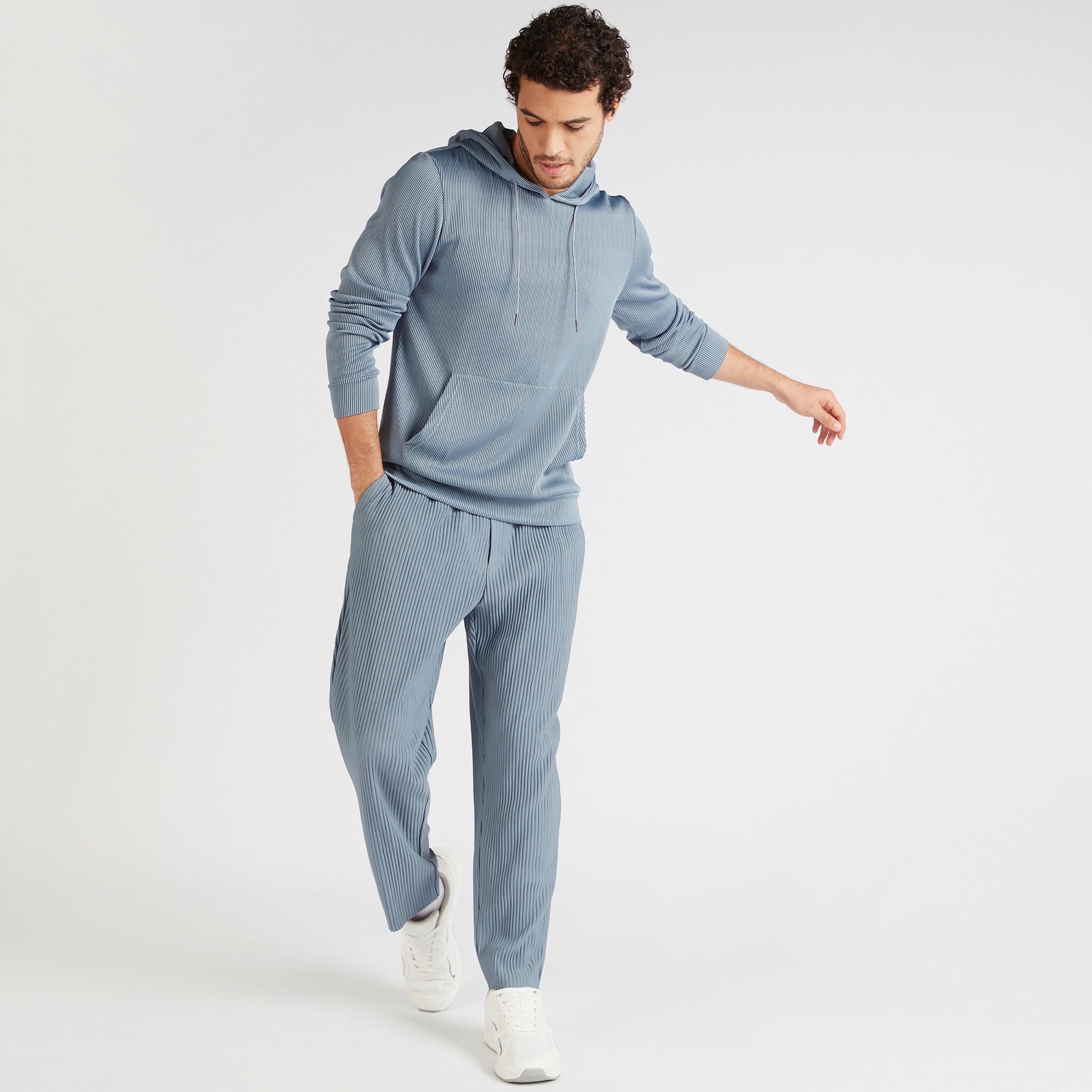 بنطلون مستدام بارز الملمس بخصر مرن وجيوب من آيكونيك-men-clothing-bottoms-trousersandchinos-trousers-image-2