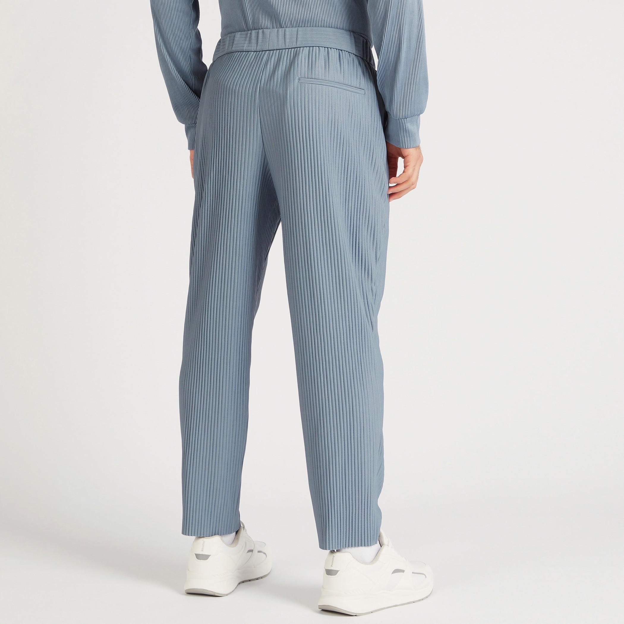 بنطلون مستدام بارز الملمس بخصر مرن وجيوب من آيكونيك-men-clothing-bottoms-trousersandchinos-trousers-image-4