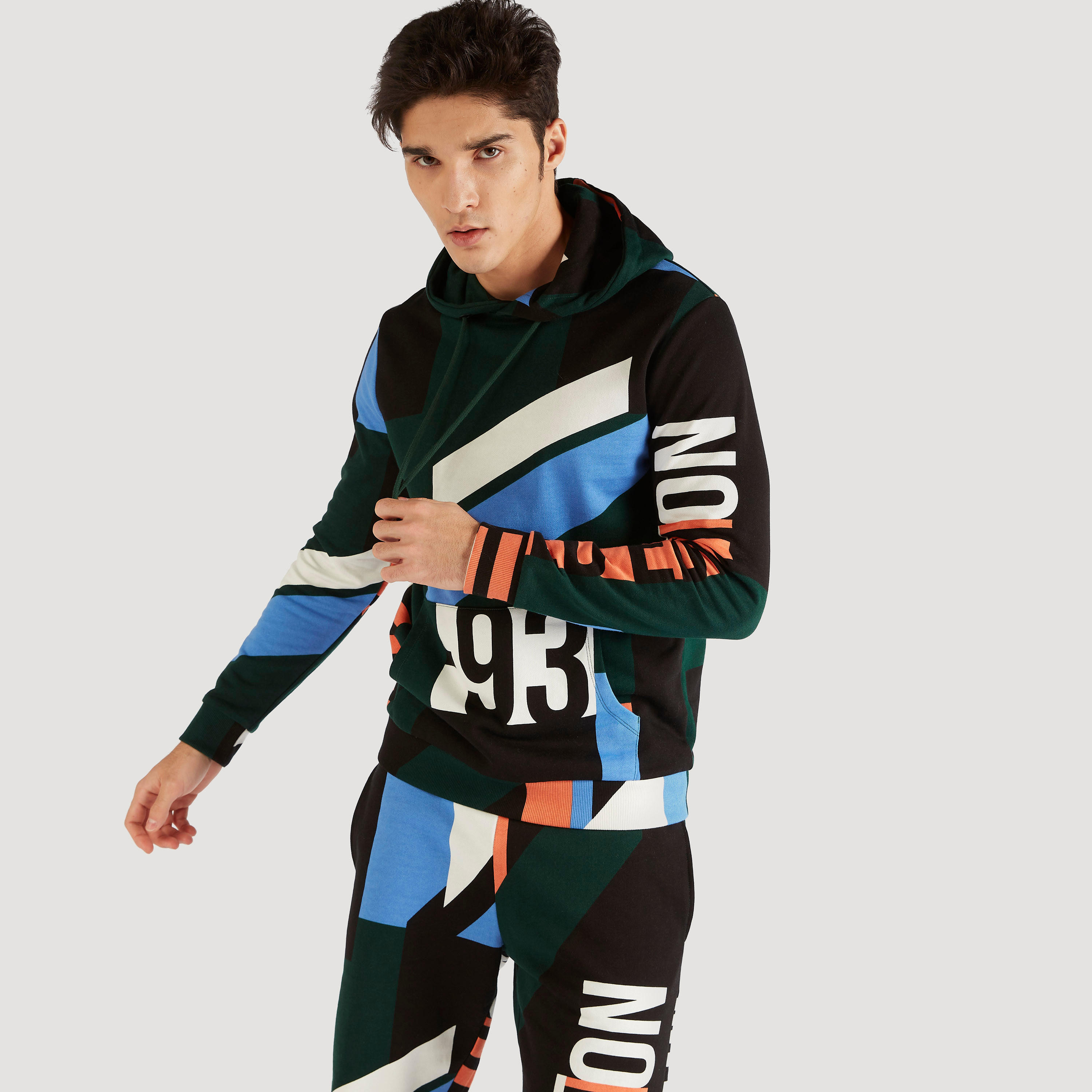 سويت شيرت بأكمام طويلة وقبعة-men-winterwear-hoodiesandsweatshirts-image-7