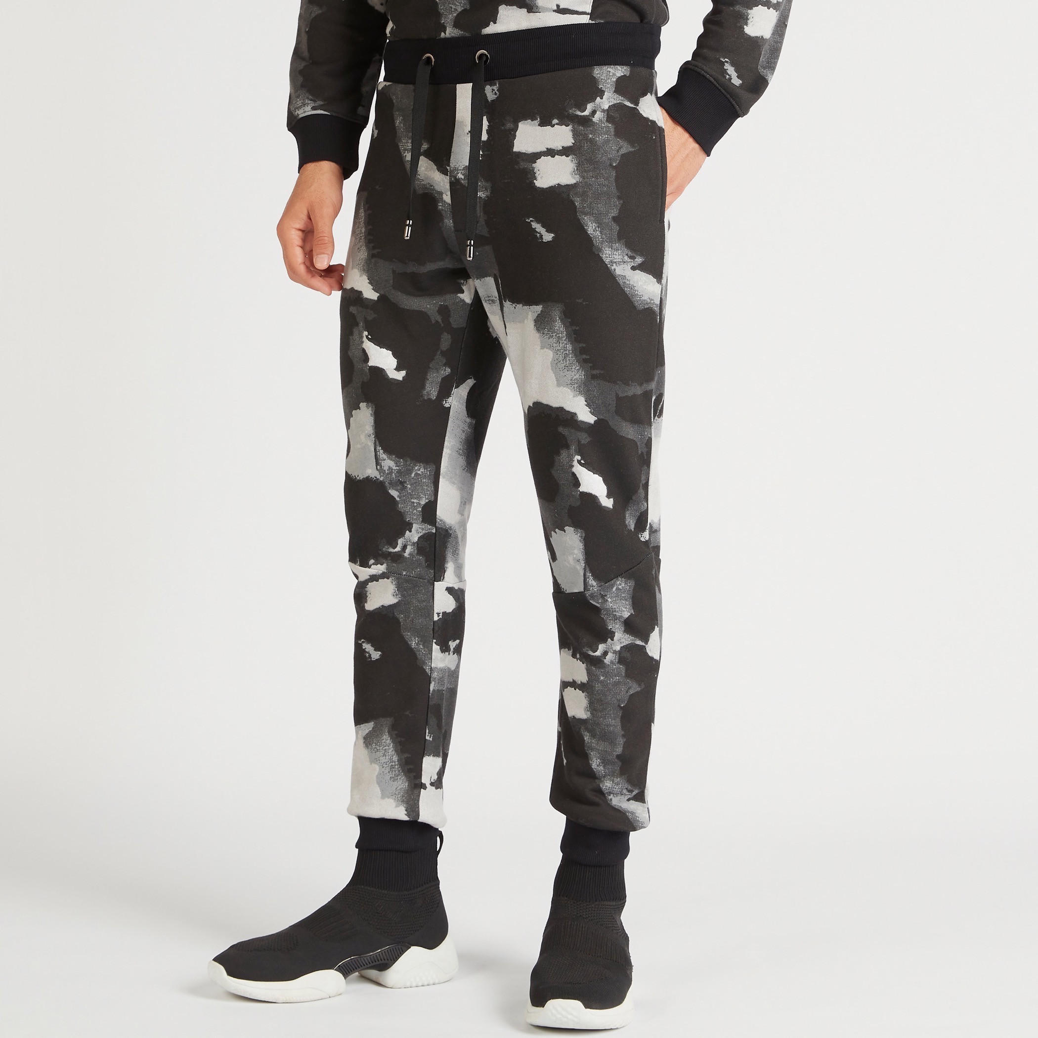 Printed Joggers with Drawstring Closure and Pockets-men-clothing-bottoms-joggers-image-1