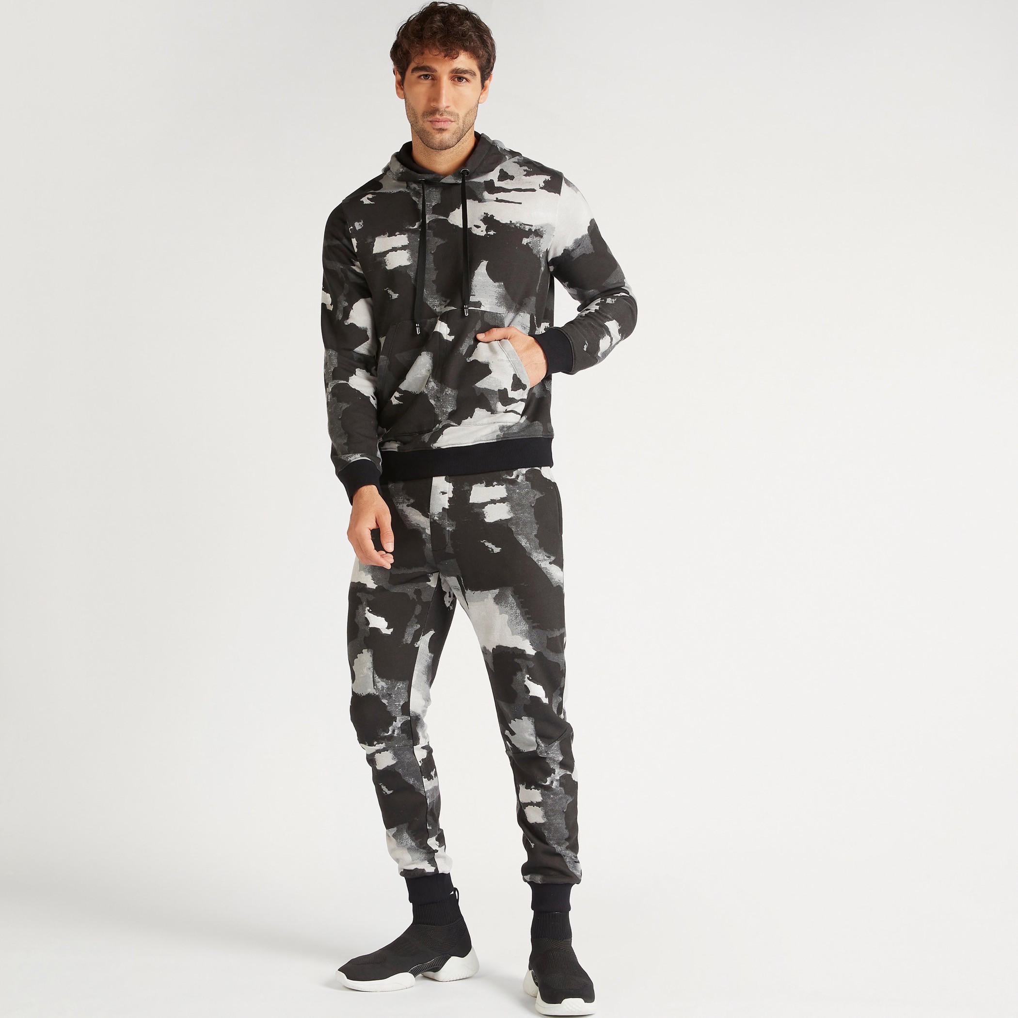 Printed Joggers with Drawstring Closure and Pockets-men-clothing-bottoms-joggers-image-2