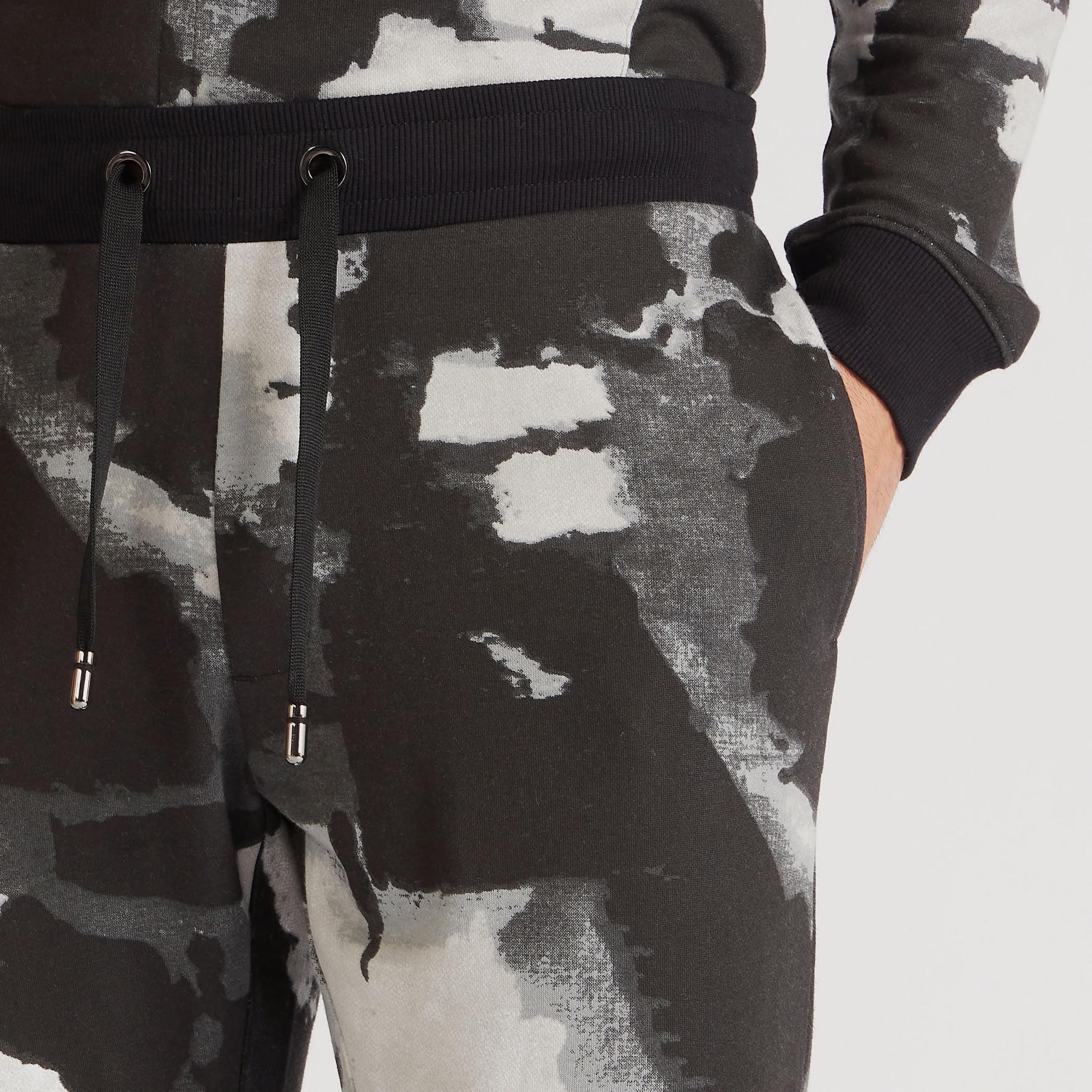 Printed Joggers with Drawstring Closure and Pockets-men-clothing-bottoms-joggers-image-3