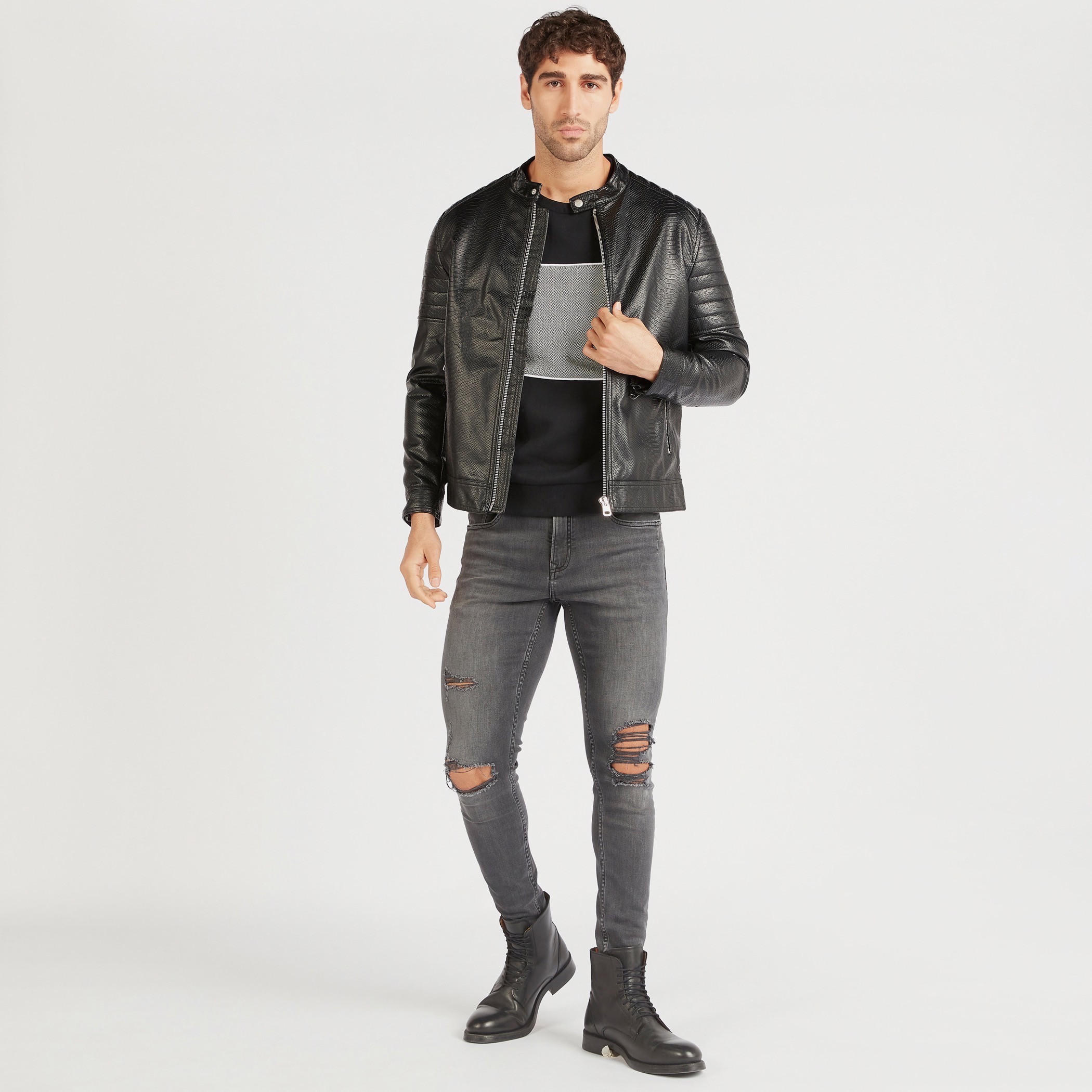 سويت شيرت بياقة ضيقة وأكمام طويلة وطبعات من آيكونيك-men-winterwear-hoodiesandsweatshirts-image-2