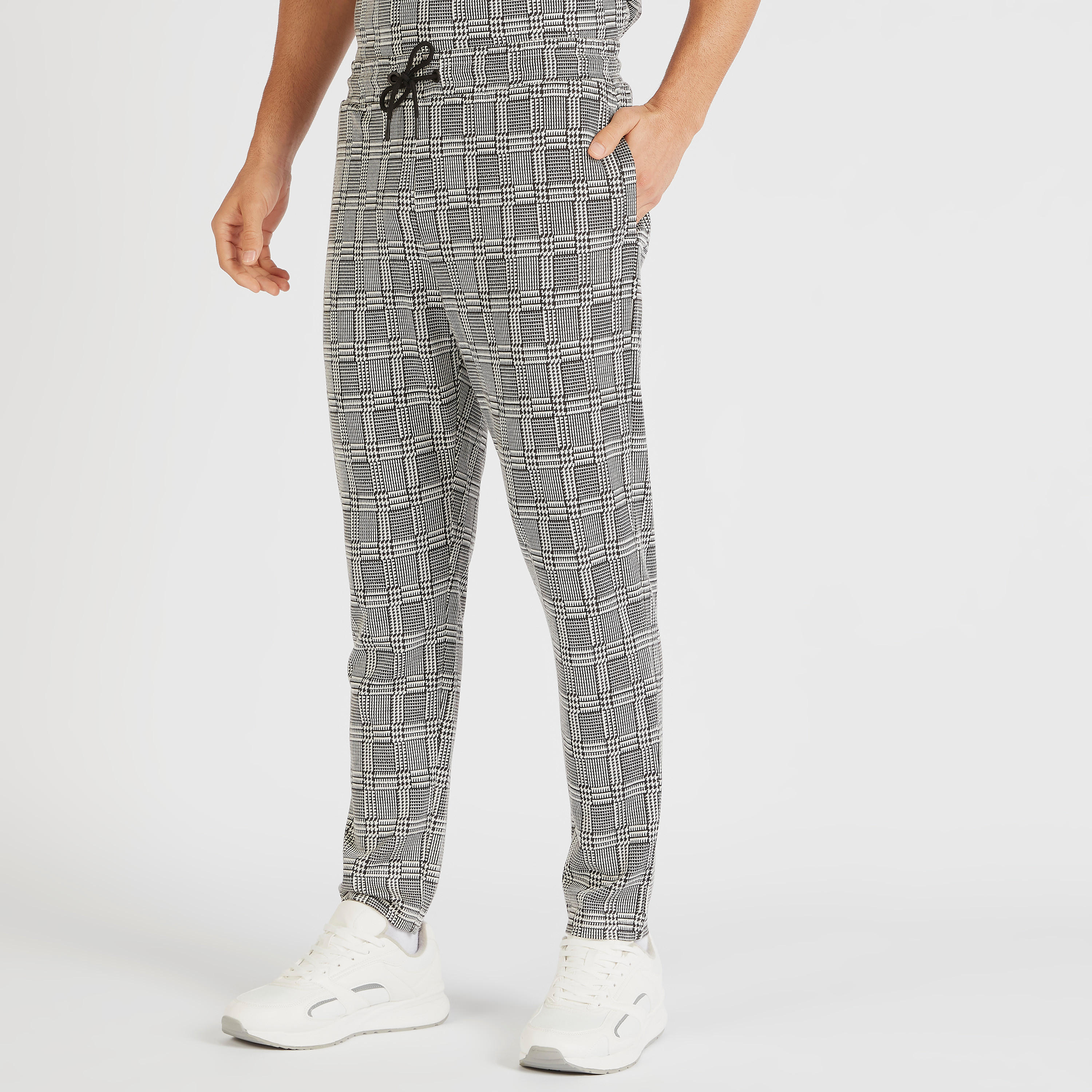 بنطلون رياضي كاروهات برباط إغلاق وجيوب من آيكونيك-men-clothing-bottoms-joggers-image-5