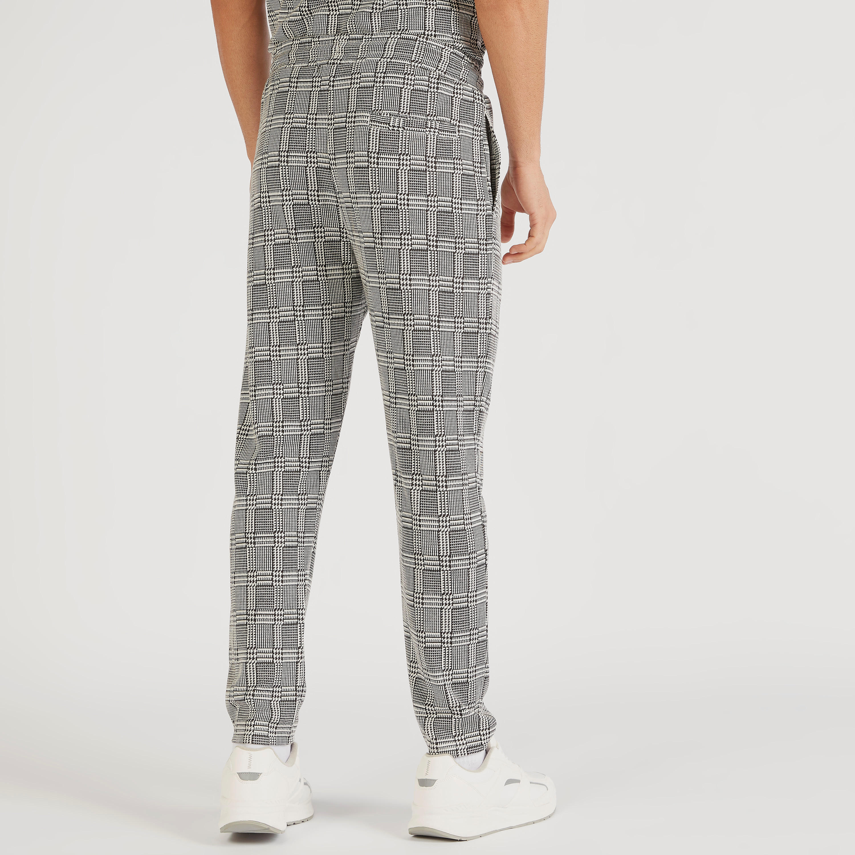 بنطلون رياضي كاروهات برباط إغلاق وجيوب من آيكونيك-men-clothing-bottoms-joggers-image-2