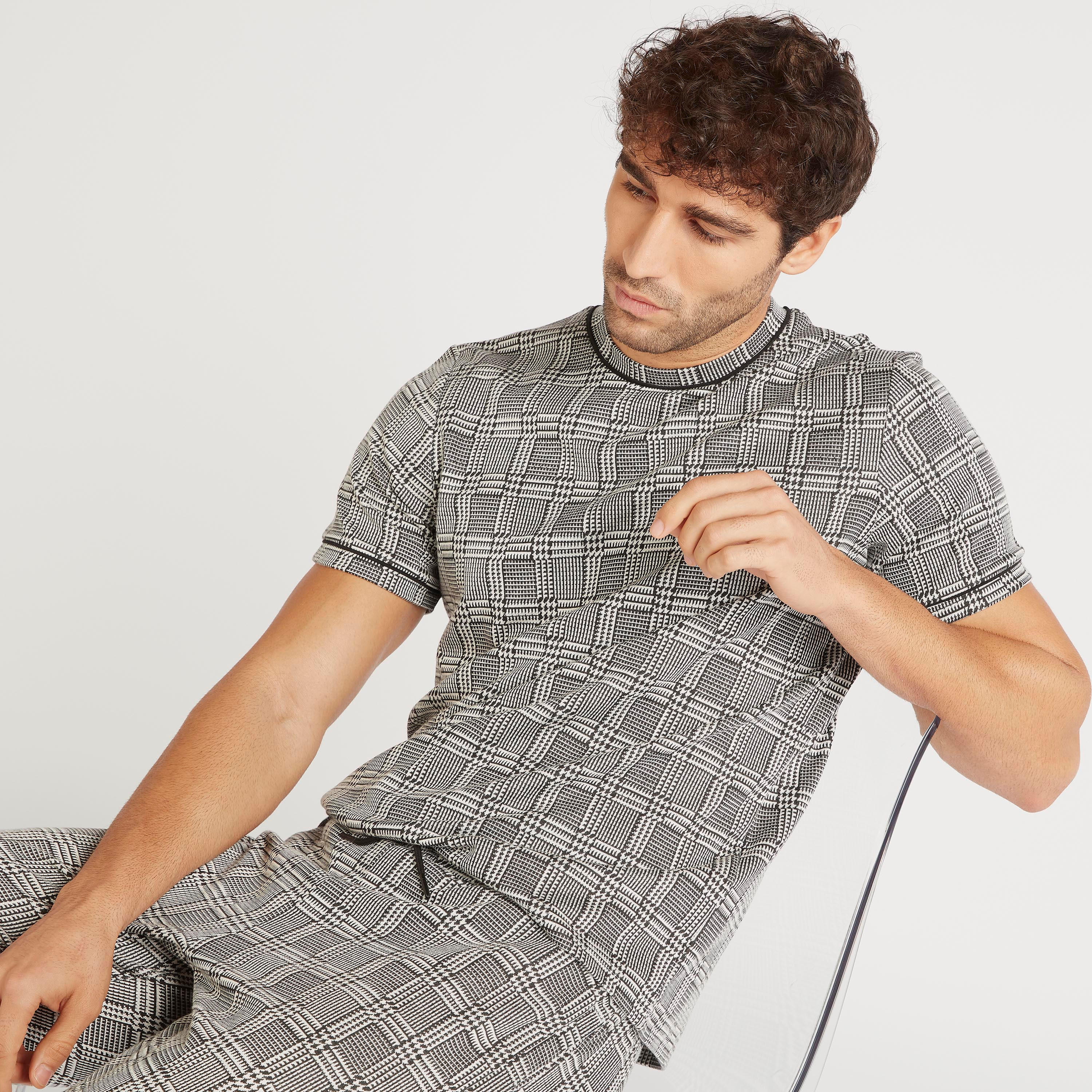Iconic Checked Crew Neck T-shirt with Short Sleeves-men-clothing-tshirtsandpolos-tshirts-image-1