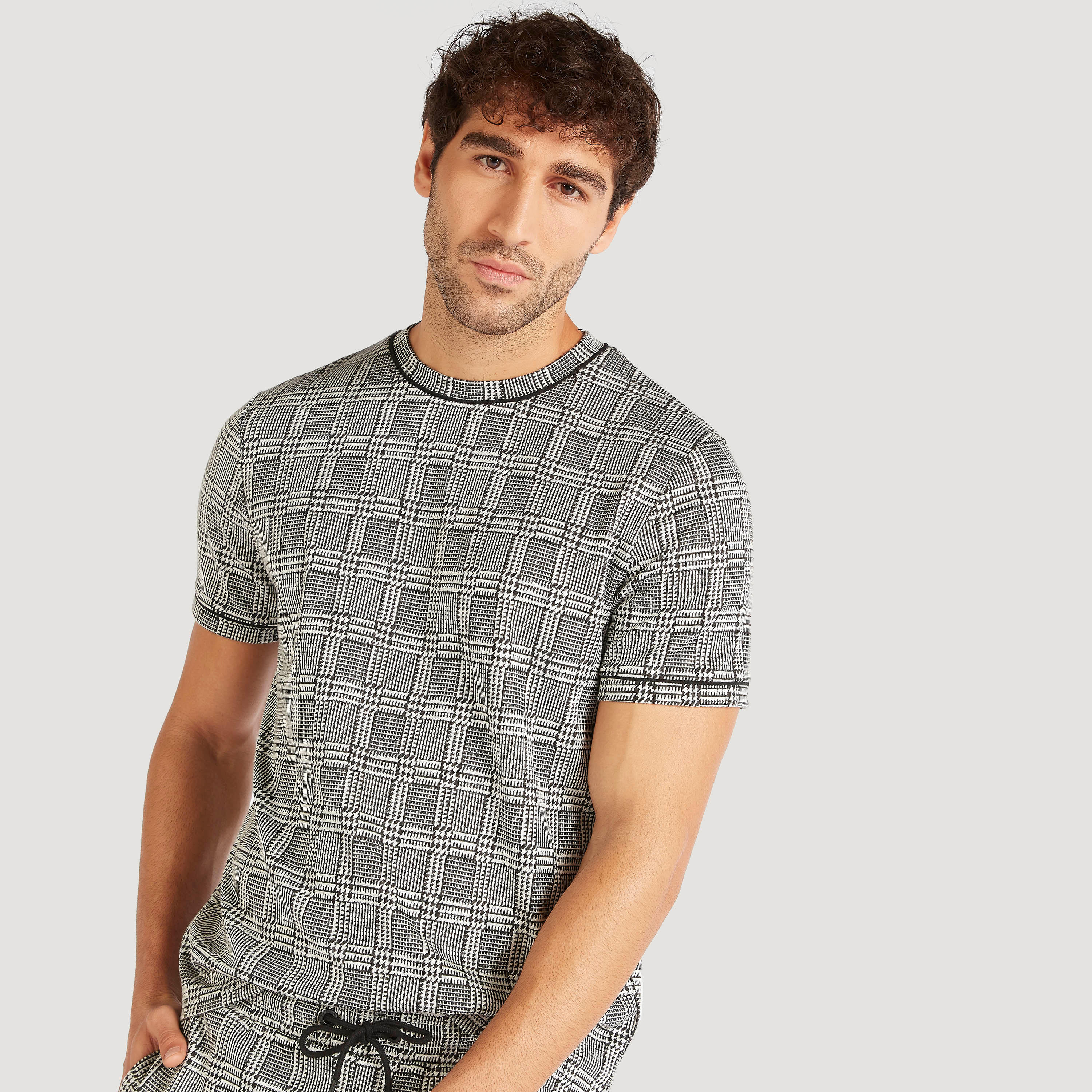 Iconic Checked Crew Neck T-shirt with Short Sleeves-men-clothing-tshirtsandpolos-tshirts-image-3