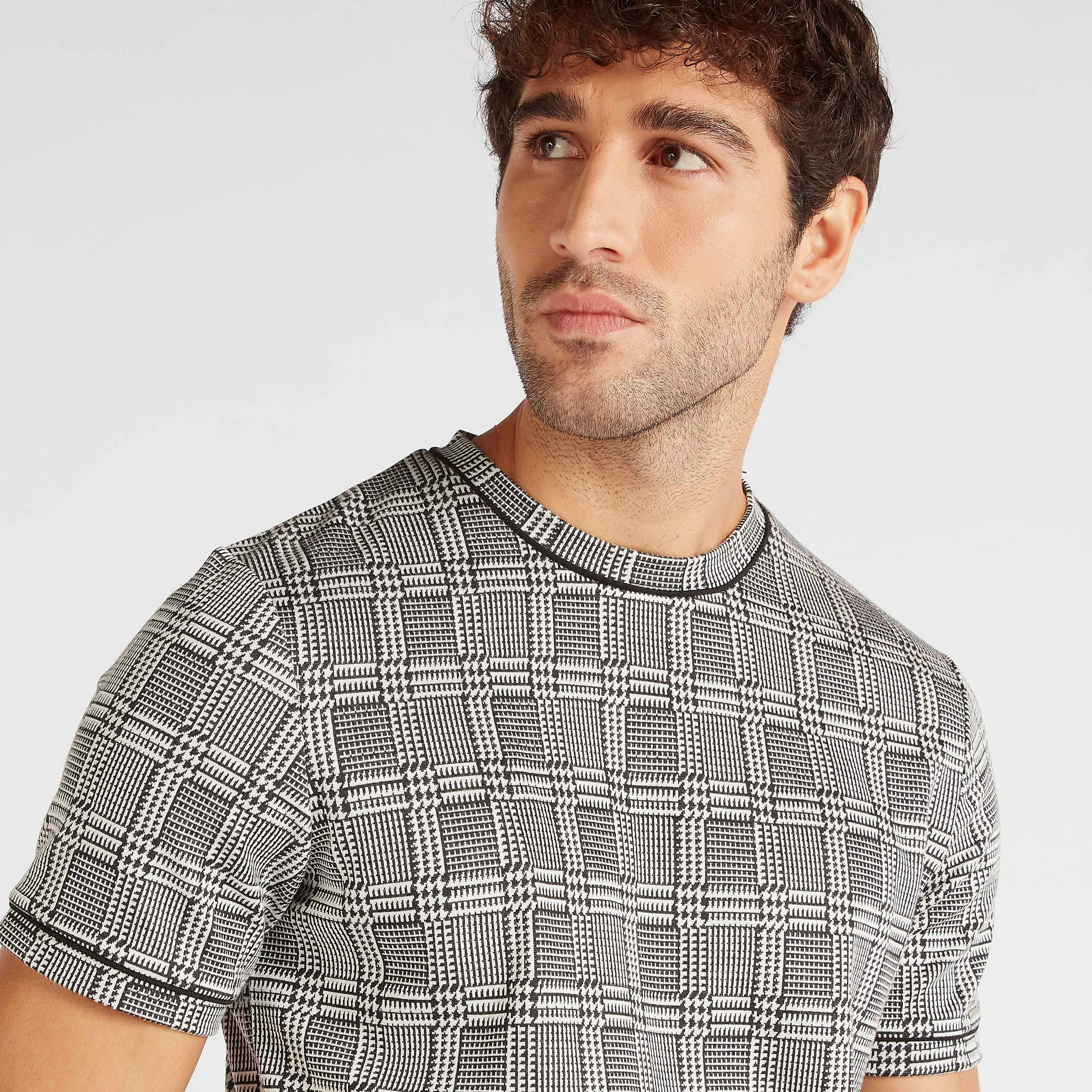 Iconic Checked Crew Neck T-shirt with Short Sleeves-men-clothing-tshirtsandpolos-tshirts-image-5