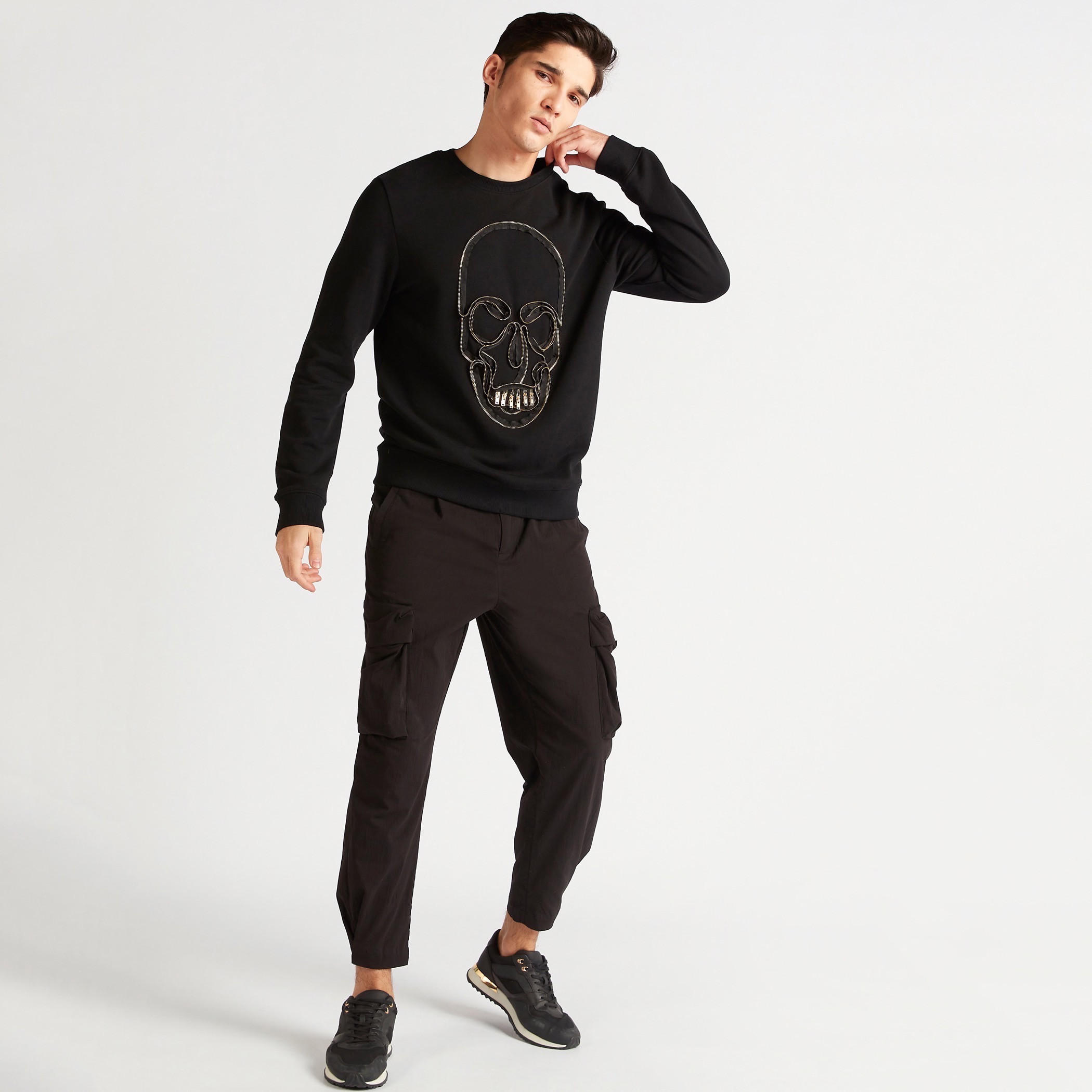 سويت شيرت مزيّن بياقة ضيقة وأكمام طويلة من آيكونيك-men-winterwear-hoodiesandsweatshirts-image-2