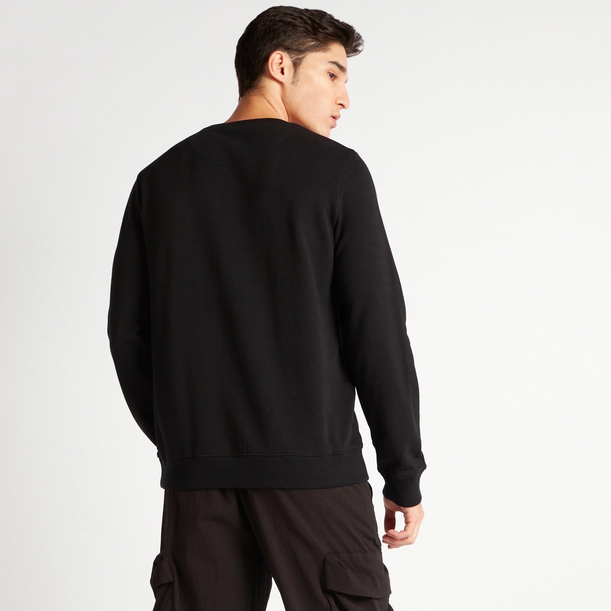 سويت شيرت مزيّن بياقة ضيقة وأكمام طويلة من آيكونيك-men-winterwear-hoodiesandsweatshirts-image-4