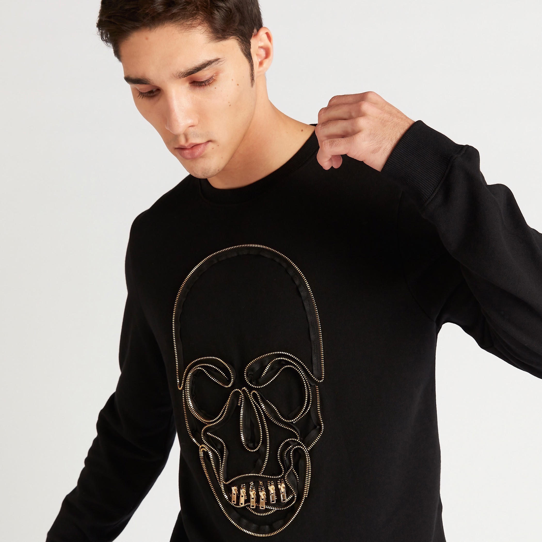 سويت شيرت مزيّن بياقة ضيقة وأكمام طويلة من آيكونيك-men-winterwear-hoodiesandsweatshirts-image-5