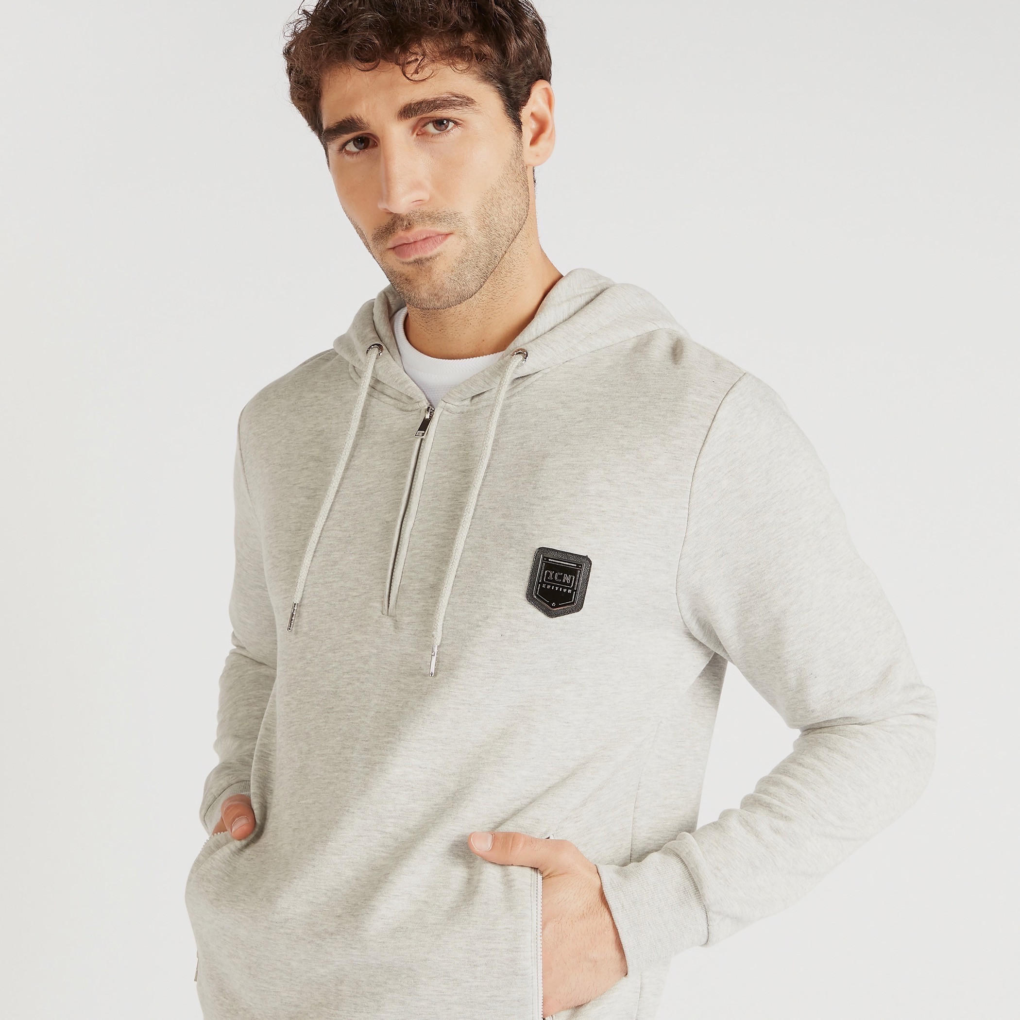 سويت شيرت سادة بقبعة وجيوب كنغر-men-winterwear-hoodiesandsweatshirts-image-8