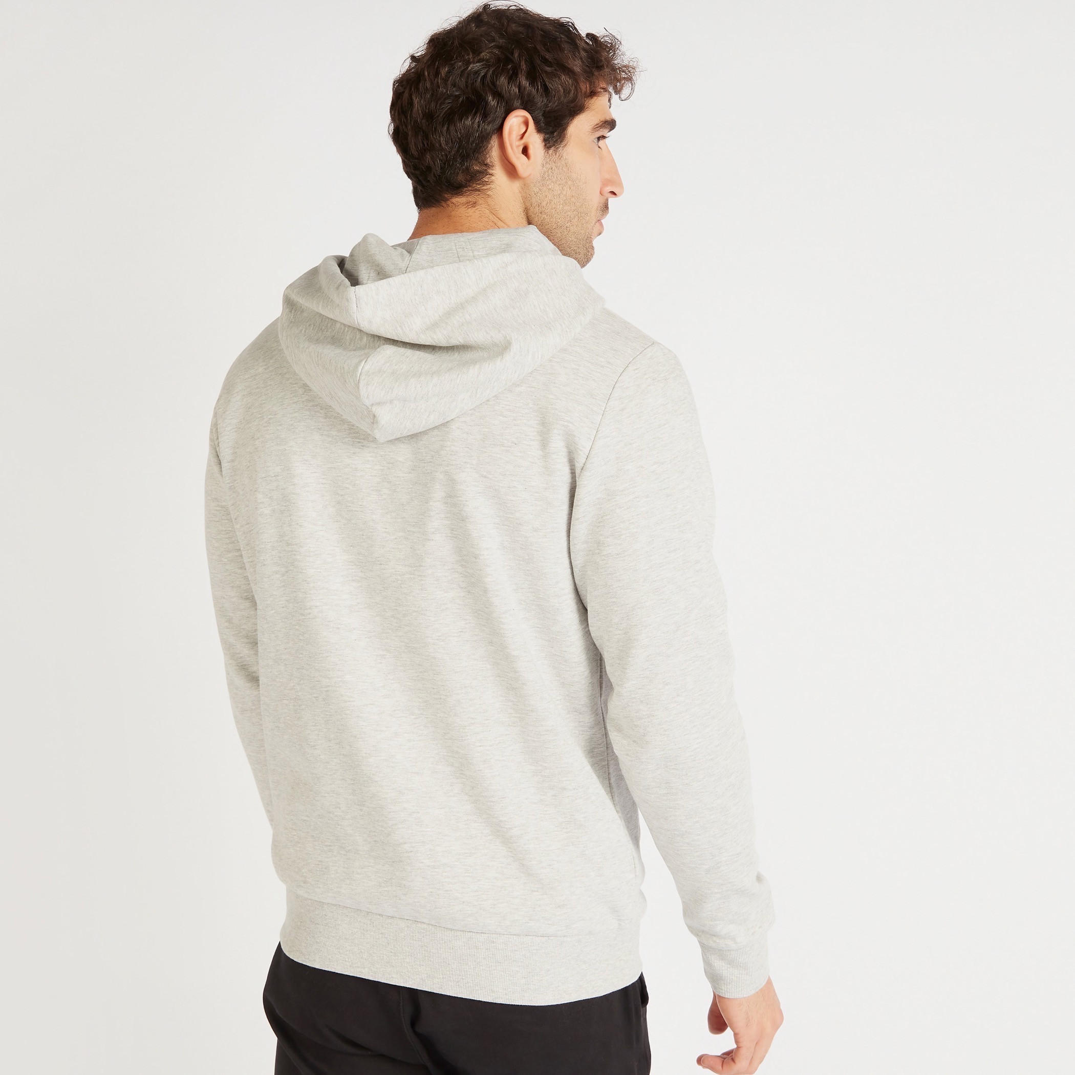 سويت شيرت سادة بقبعة وجيوب كنغر-men-winterwear-hoodiesandsweatshirts-image-7