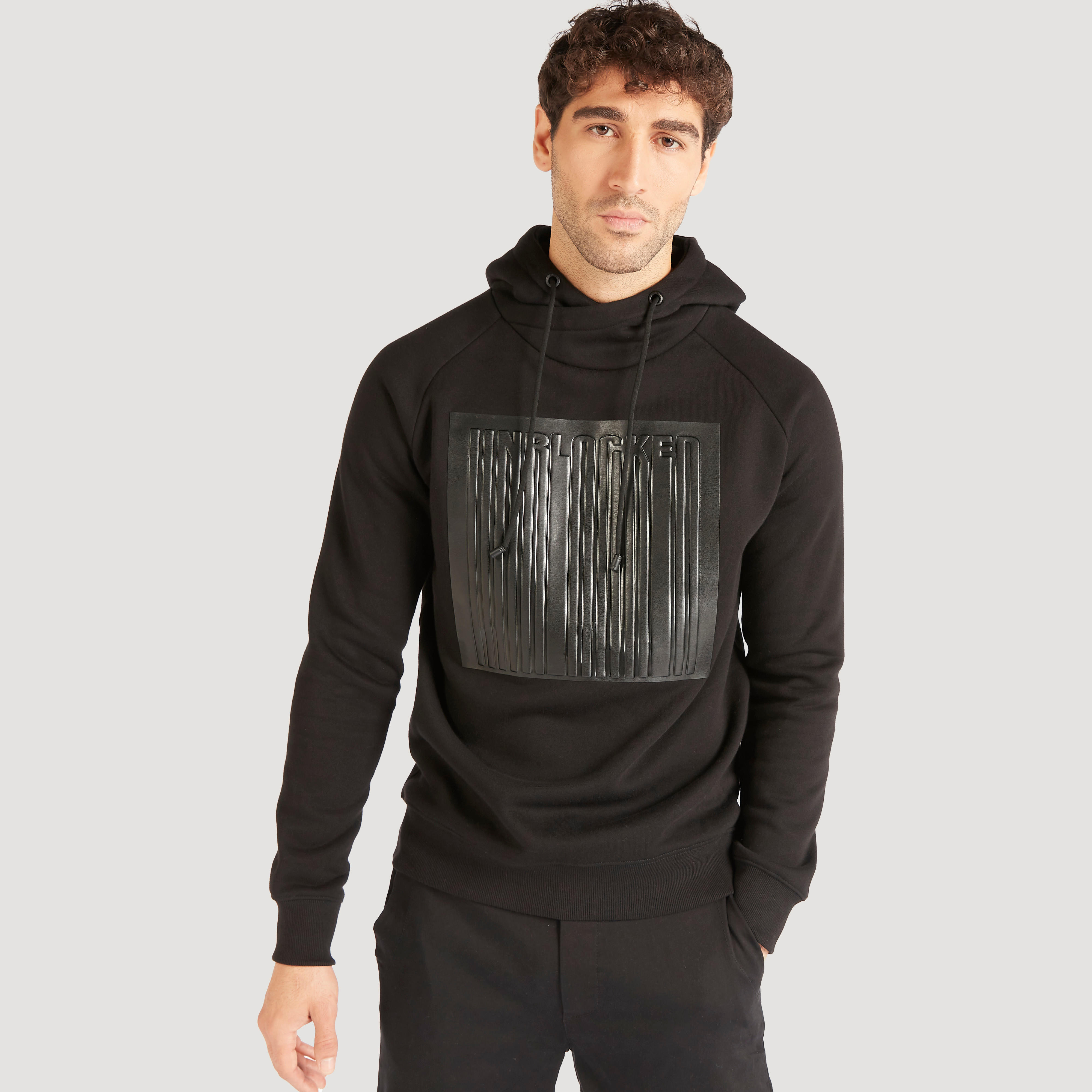 سويت شيرت بارز الملمس بقبعة وأكمام طويلة من آيكونيك-men-winterwear-hoodiesandsweatshirts-image-4