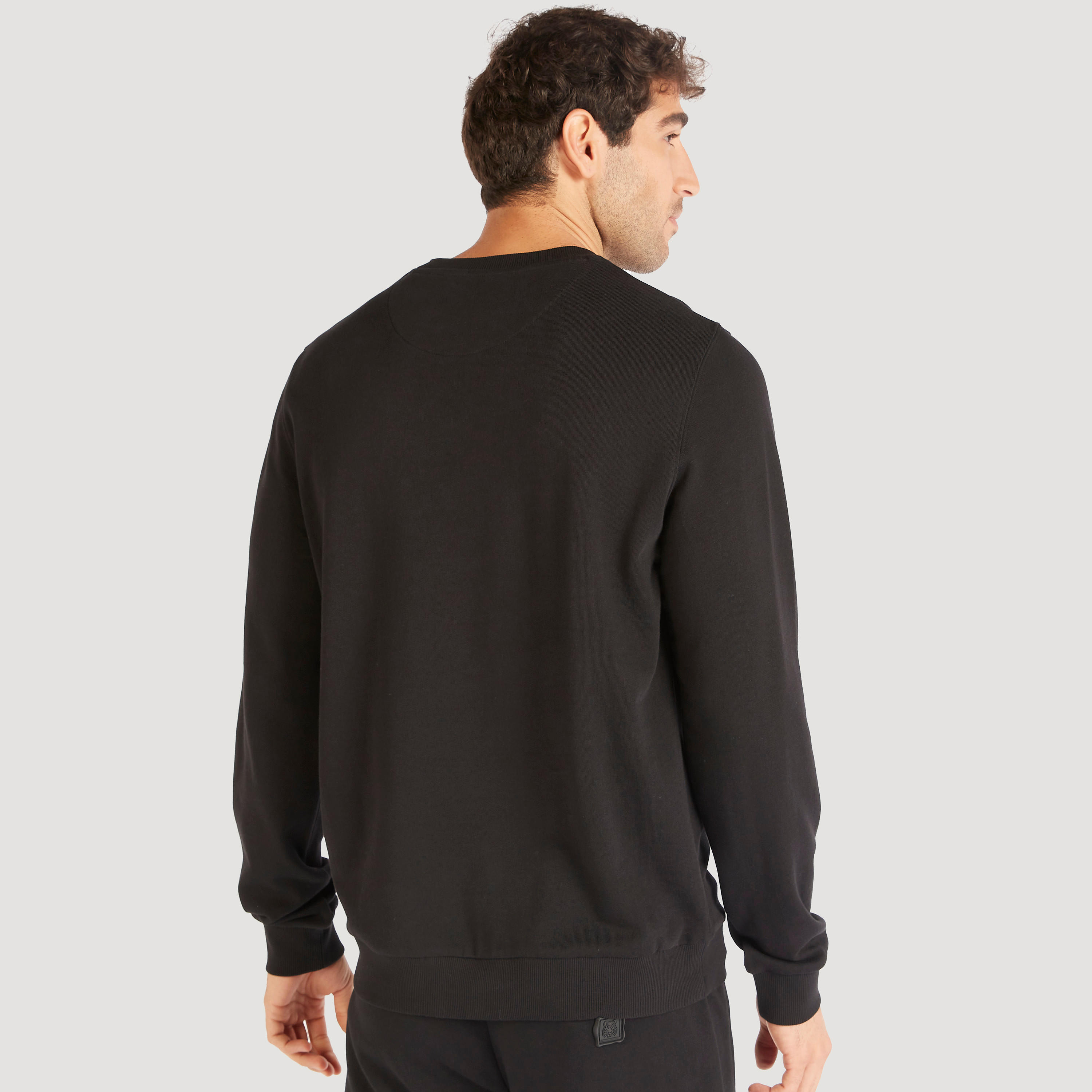 سويت شيرت بأكمام طويلة وياقة ضيّقة وتفاصيل مزخرفة من آيكونيك-men-winterwear-hoodiesandsweatshirts-image-10