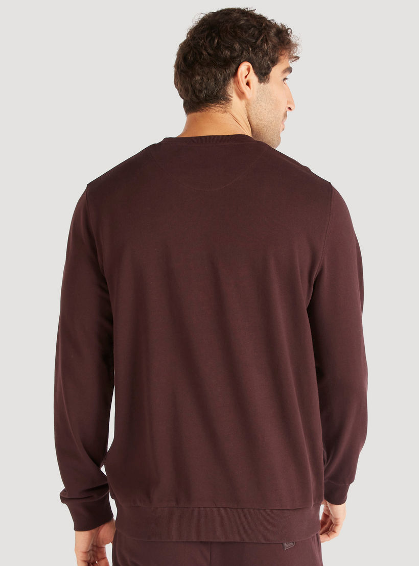 سويت شيرت بأكمام طويلة وياقة ضيّقة وتفاصيل مزخرفة من آيكونيك-men-winterwear-hoodiesandsweatshirts-image-4