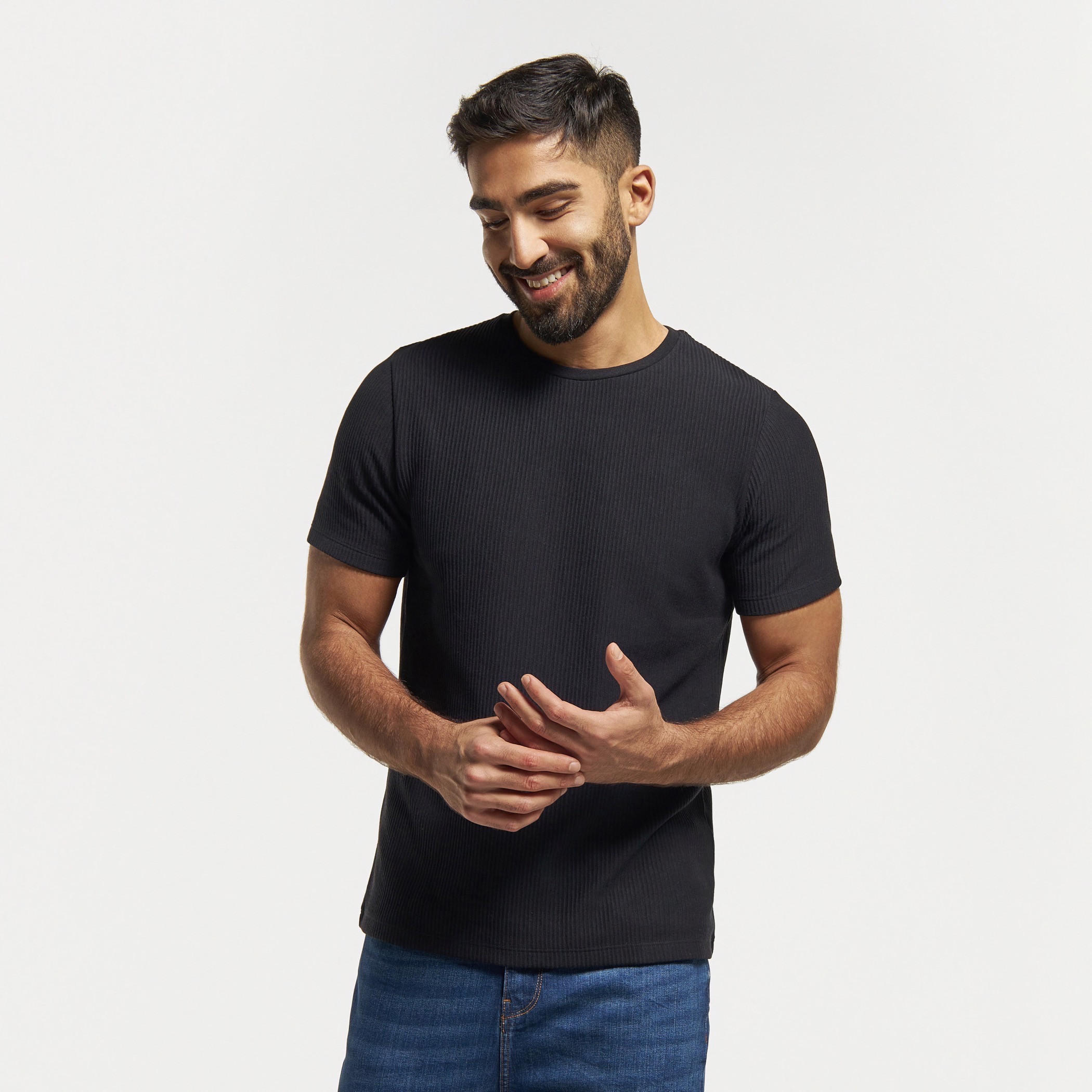 تيشيرت بارز الملمس بياقة ضيّقة وأكمام قصيرة من آيكونيك-men-clothing-tshirtsandpolos-tshirts-image-1