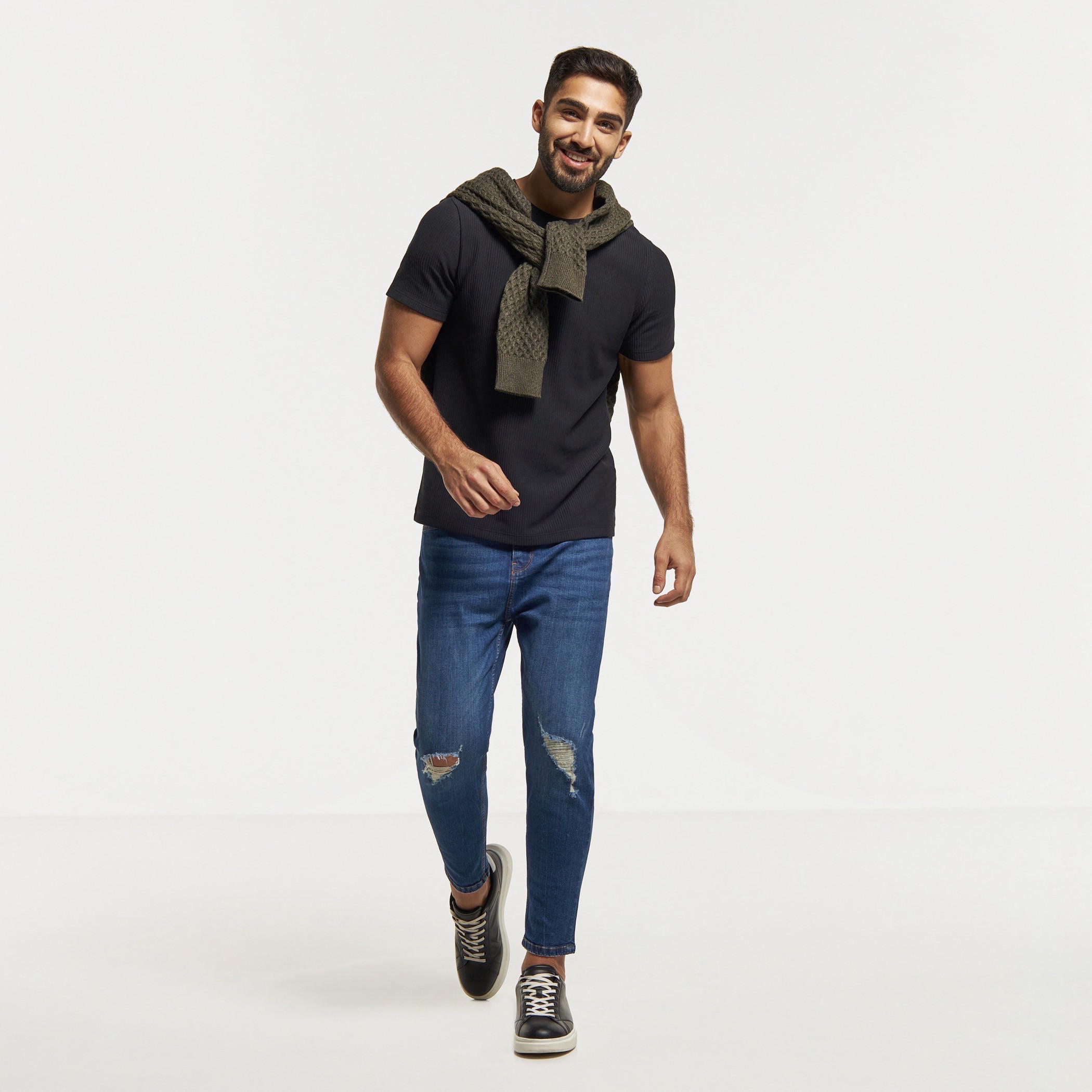 تيشيرت بارز الملمس بياقة ضيّقة وأكمام قصيرة من آيكونيك-men-clothing-tshirtsandpolos-tshirts-image-2
