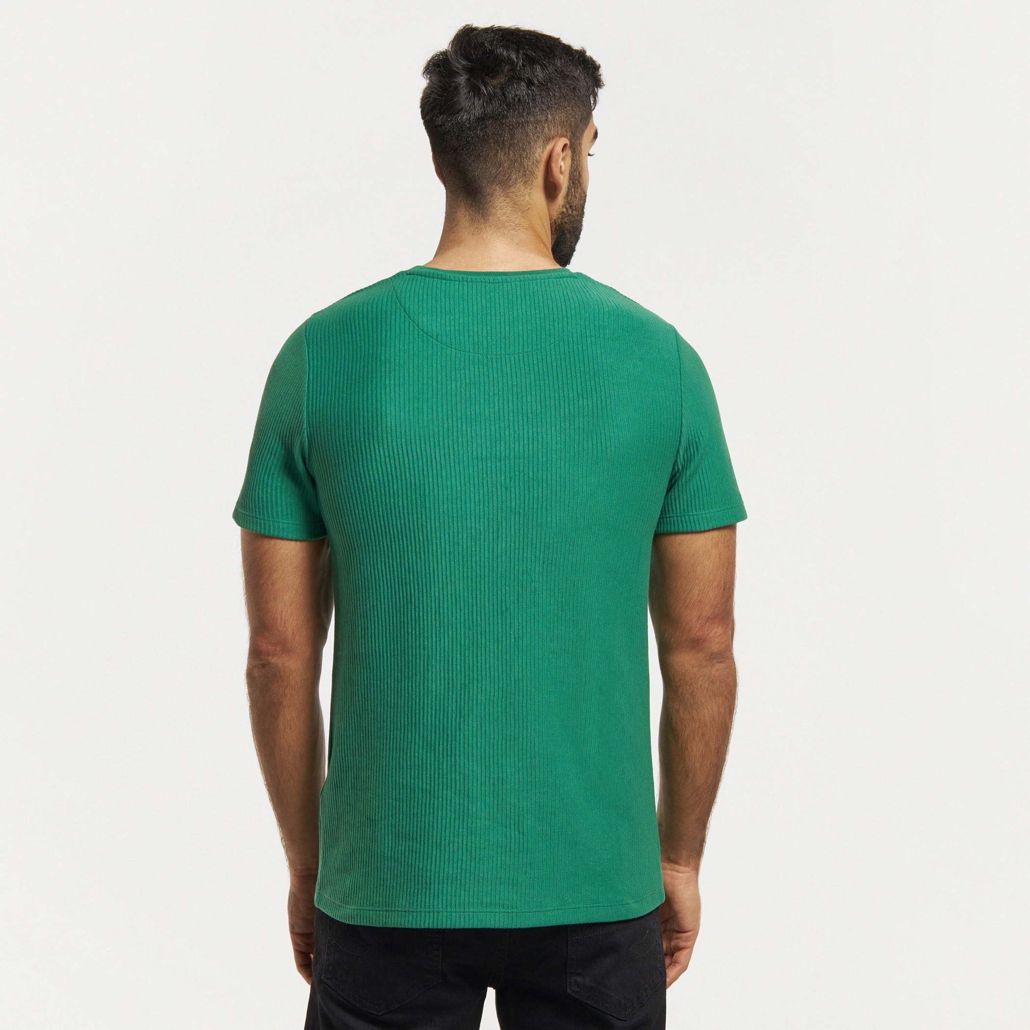 تيشيرت بارز الملمس بياقة ضيّقة وأكمام قصيرة من آيكونيك-men-clothing-tshirtsandpolos-tshirts-image-11