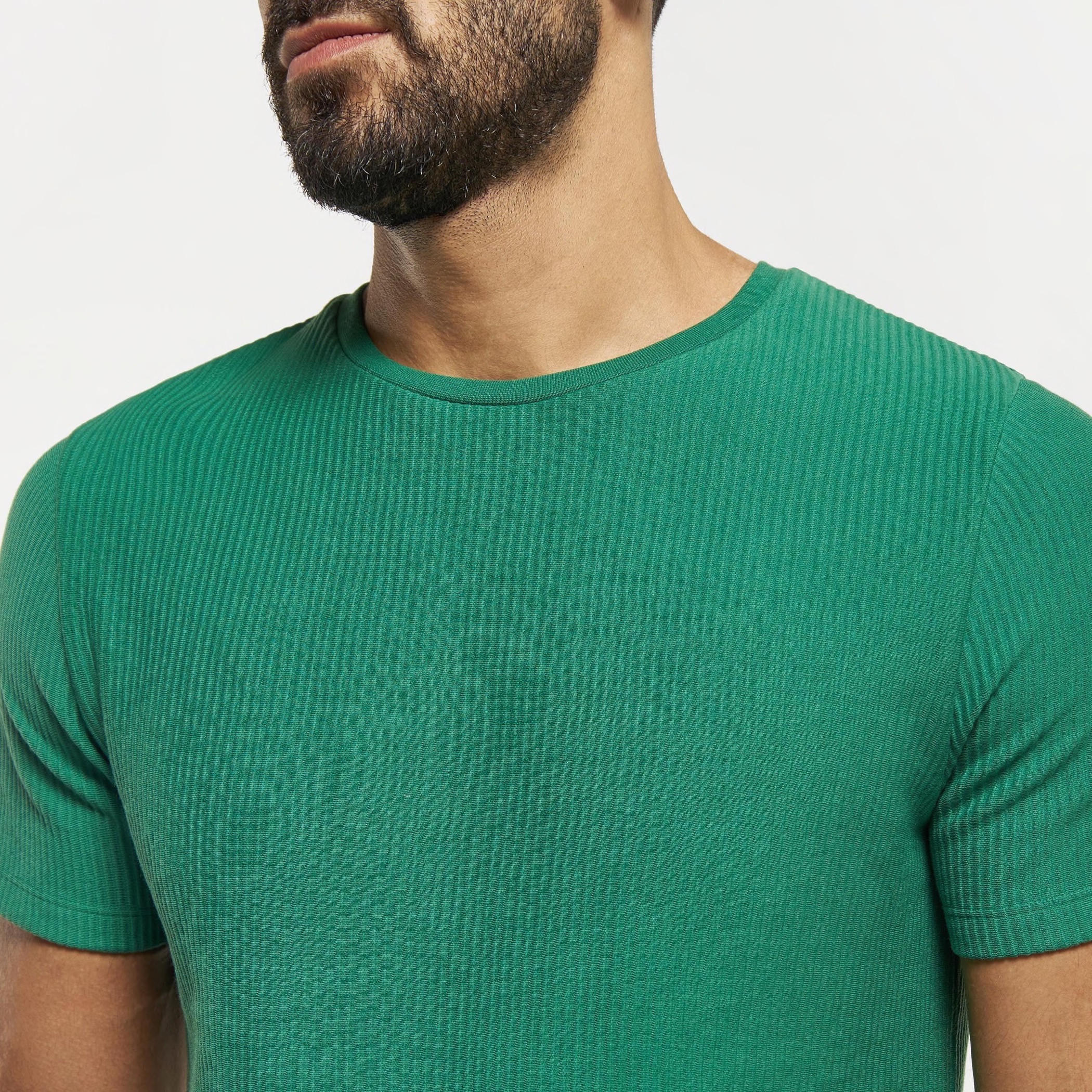 تيشيرت بارز الملمس بياقة ضيّقة وأكمام قصيرة من آيكونيك-men-clothing-tshirtsandpolos-tshirts-image-12