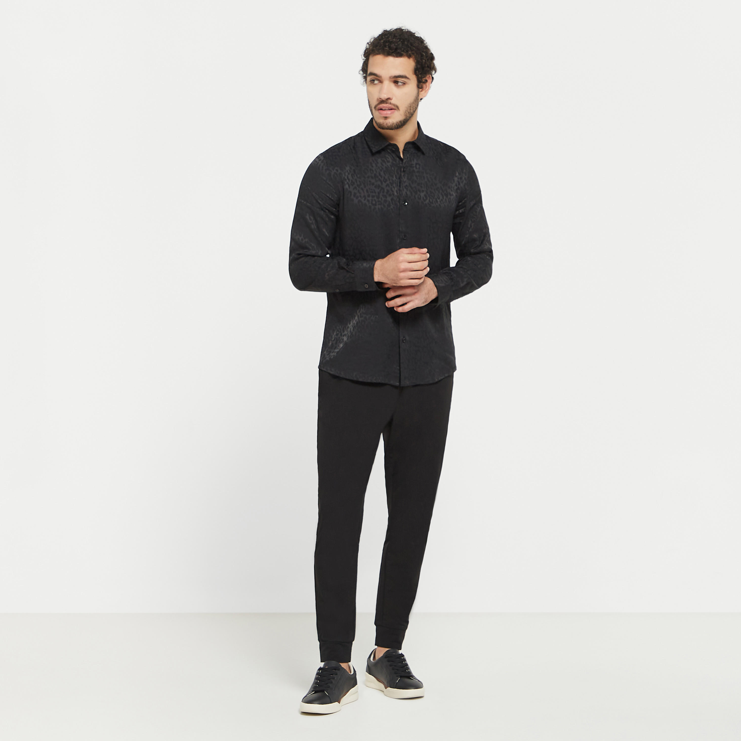 قميص رايون بياقة عادية وأكمام طويلة وطبعات من آيكونيك-men-clothing-shirts-image-2