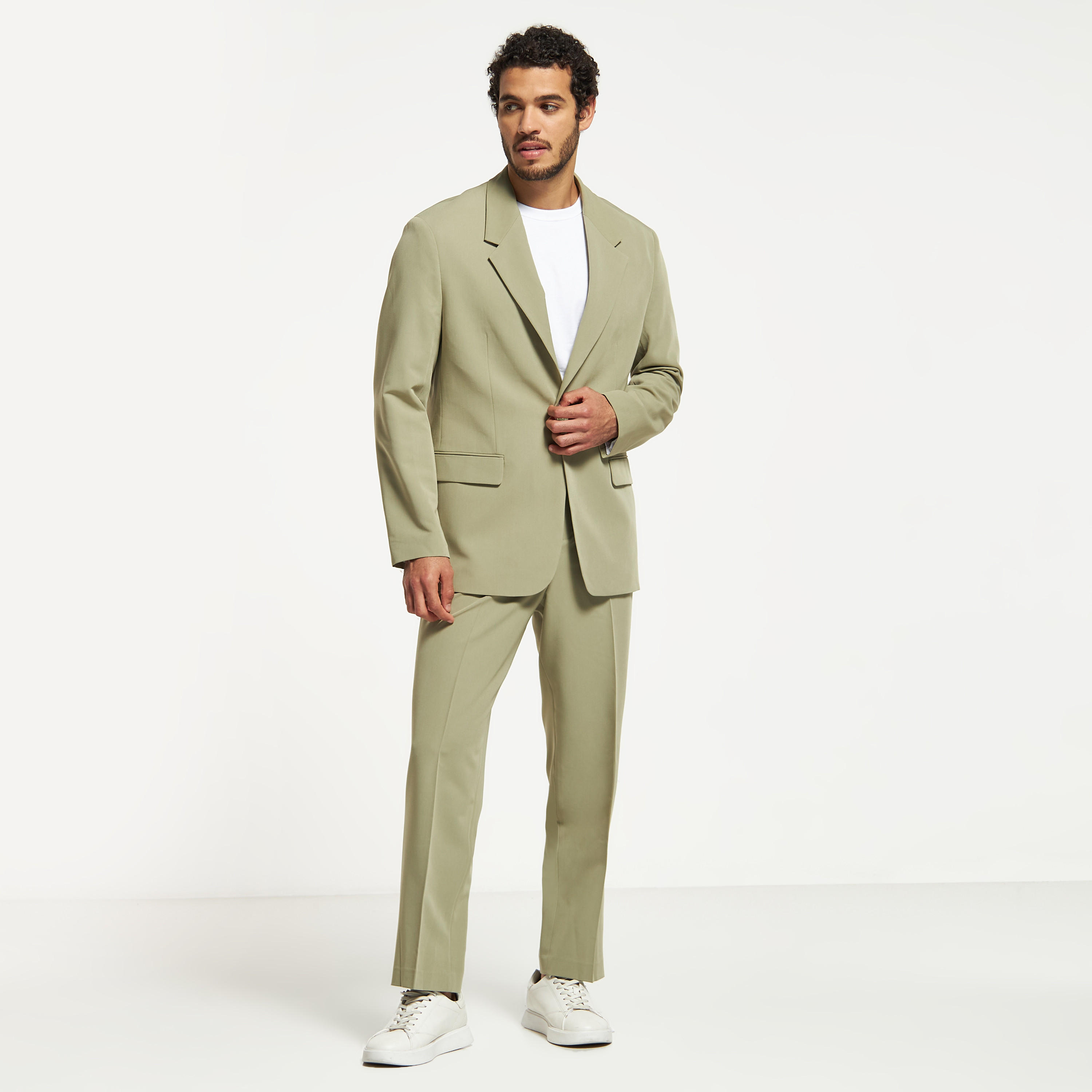 جاكيت بليزر سادة بقصّة مسترخية مع جيوب بغطاء-men-clothing-jacketsandblazers-blazers-image-2