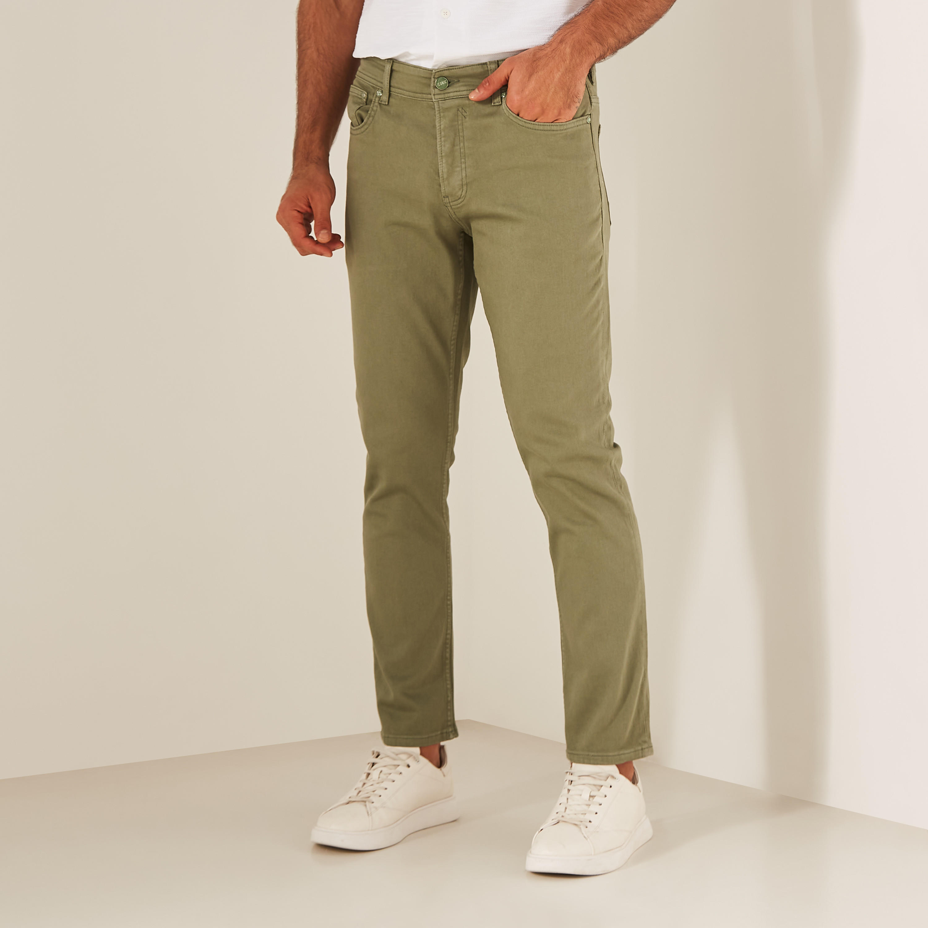 بنطلون جينز بقصة سليم وزر إغلاق-men-clothing-jeans-image-1