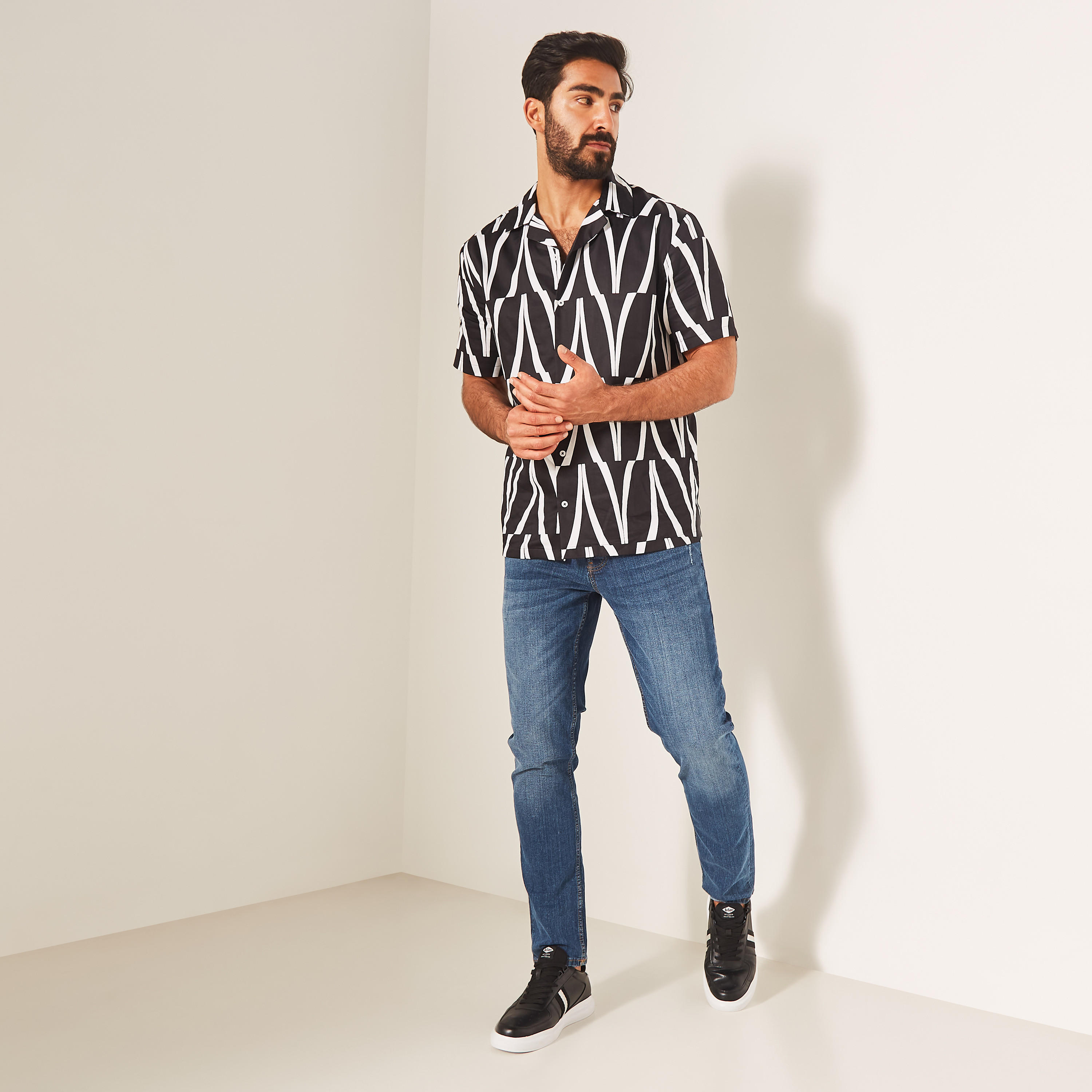 بنطلون جينز بقصة سليم وزر إغلاق-men-clothing-jeans-image-10