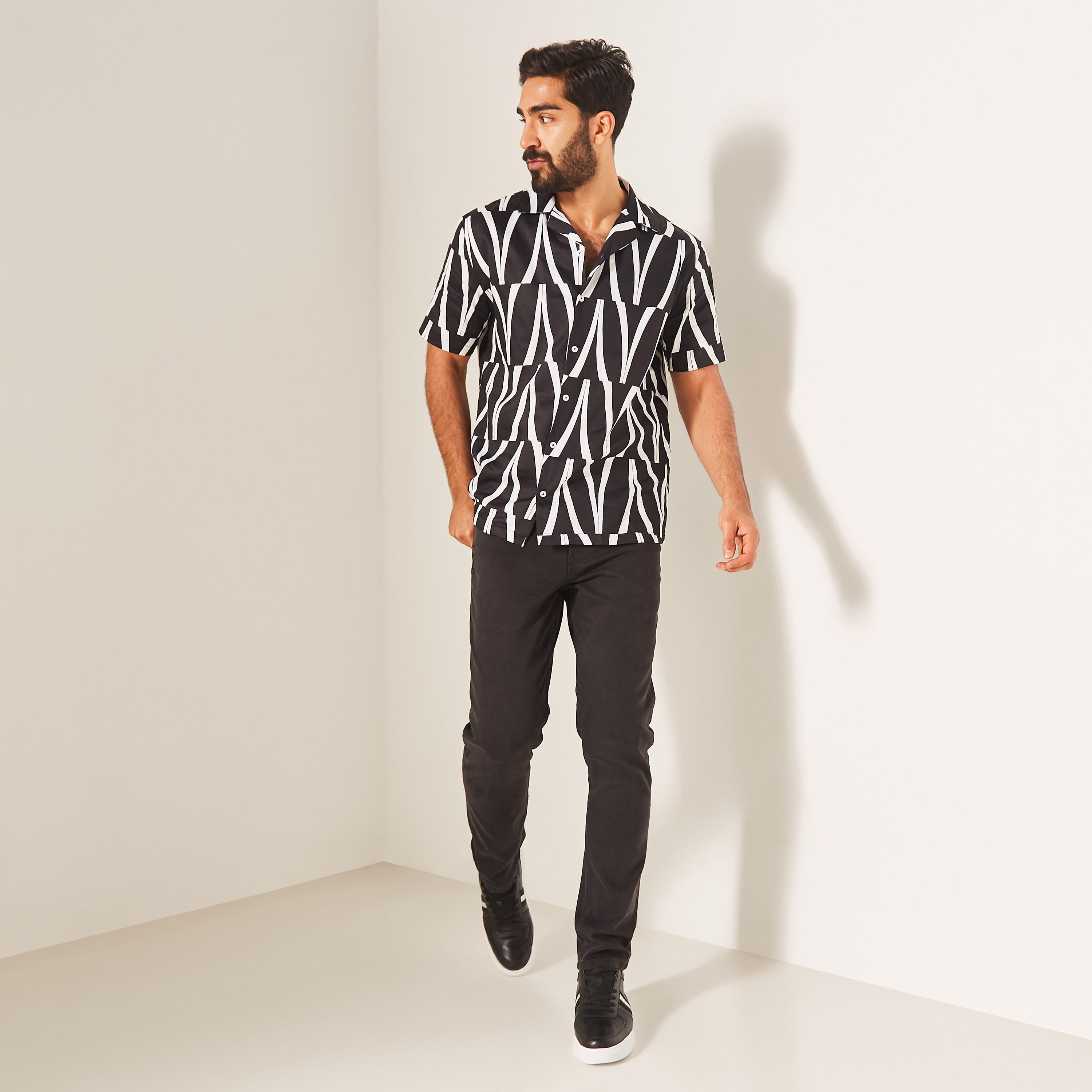 بنطلون جينز بقصة سليم وزر إغلاق-men-clothing-jeans-image-14