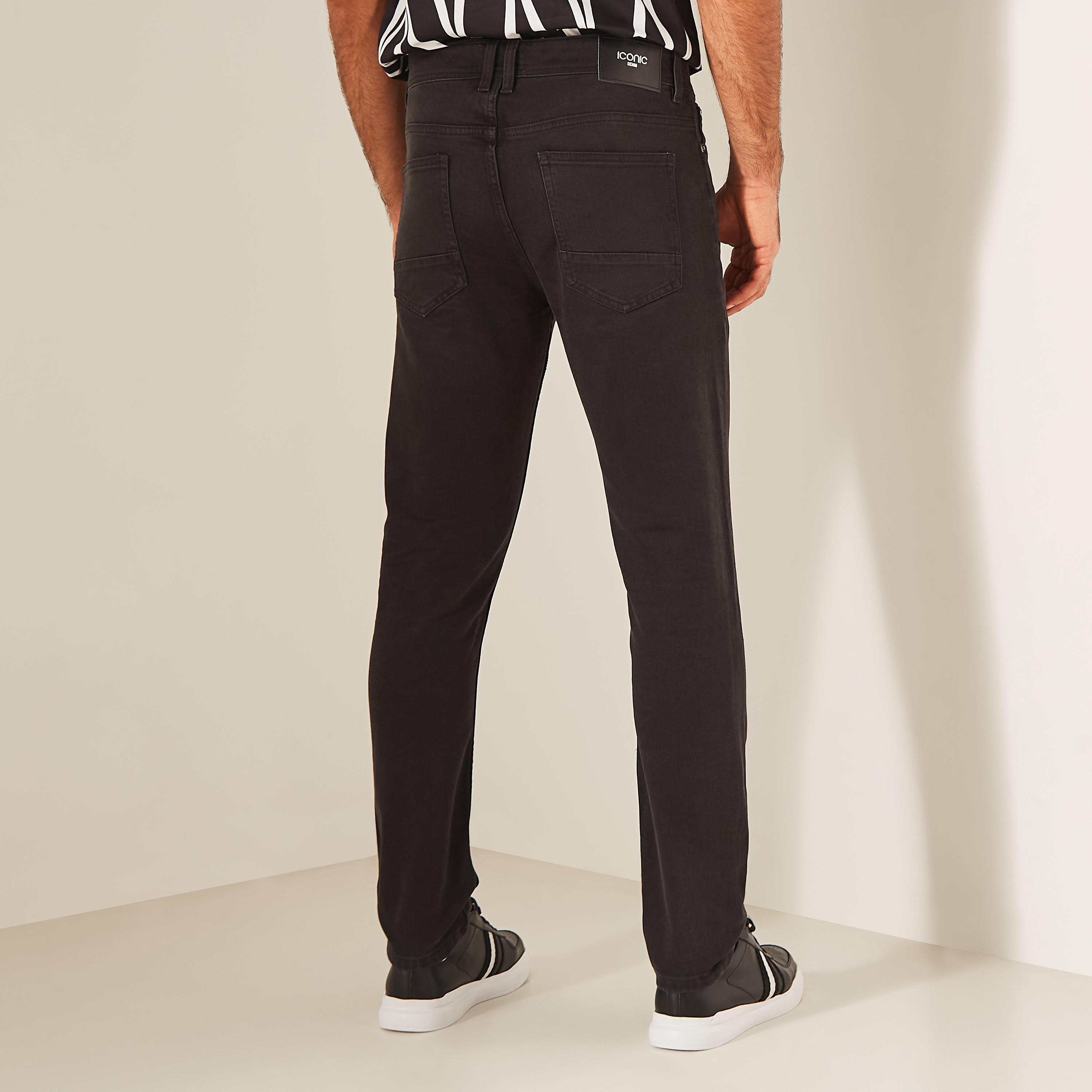 بنطلون جينز بقصة سليم وزر إغلاق-men-clothing-jeans-image-15