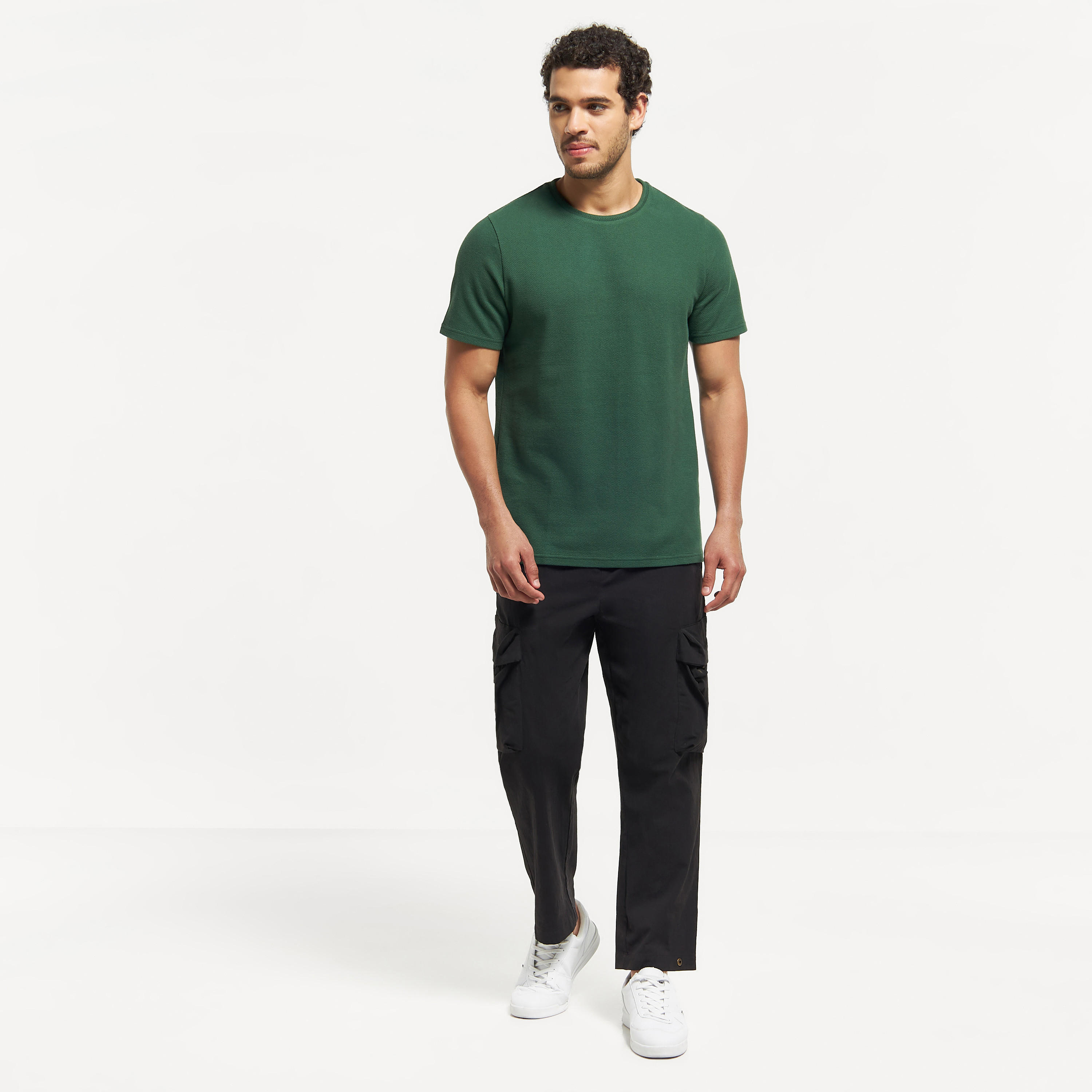 تيشيرت بارز الملمس بياقة ضيّقة وأكمام قصيرة من آيكونك-men-clothing-tshirtsandpolos-tshirts-image-6