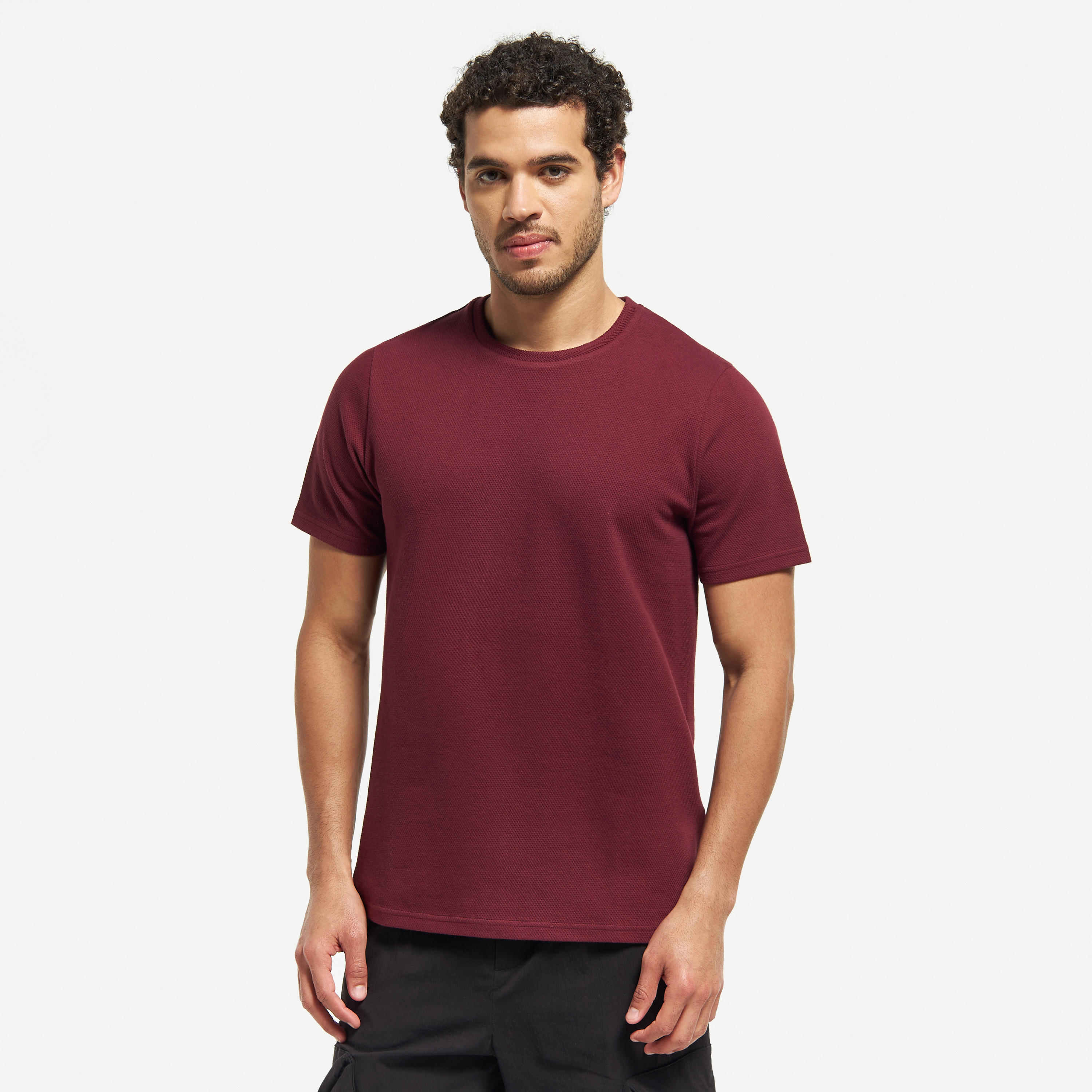 تيشيرت بارز الملمس بياقة ضيّقة وأكمام قصيرة من آيكونك-men-clothing-tshirtsandpolos-tshirts-image-9