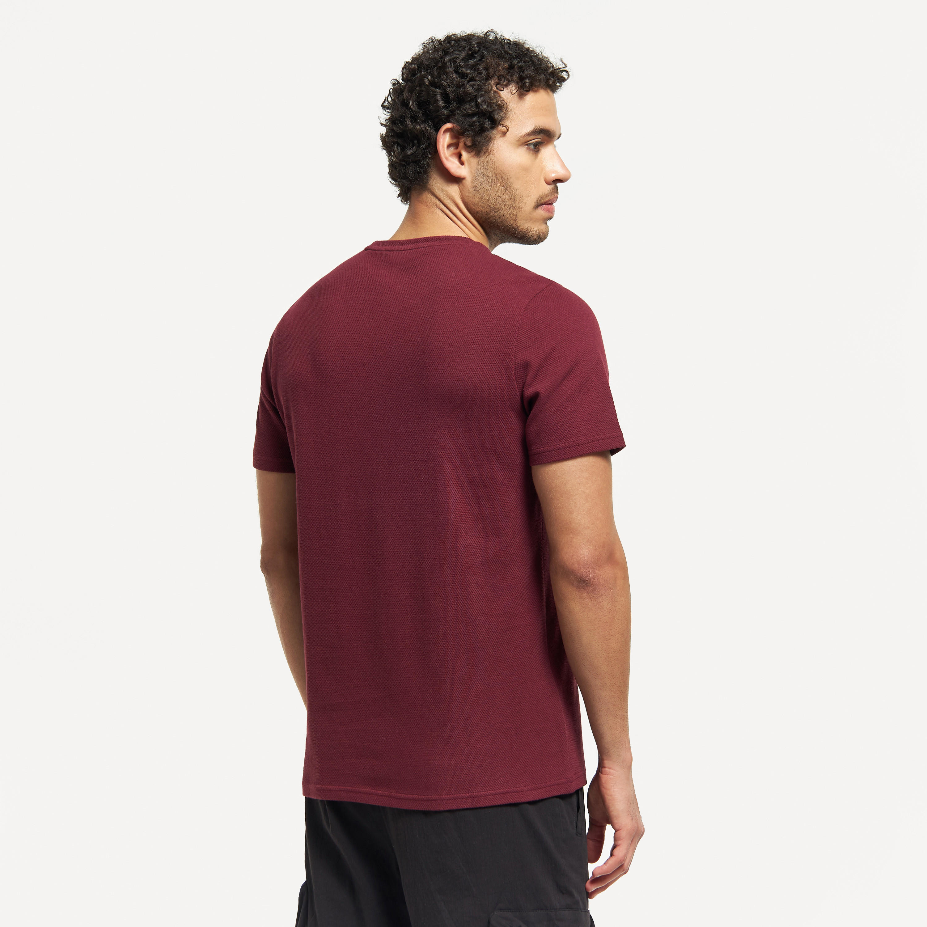تيشيرت بارز الملمس بياقة ضيّقة وأكمام قصيرة من آيكونك-men-clothing-tshirtsandpolos-tshirts-image-11