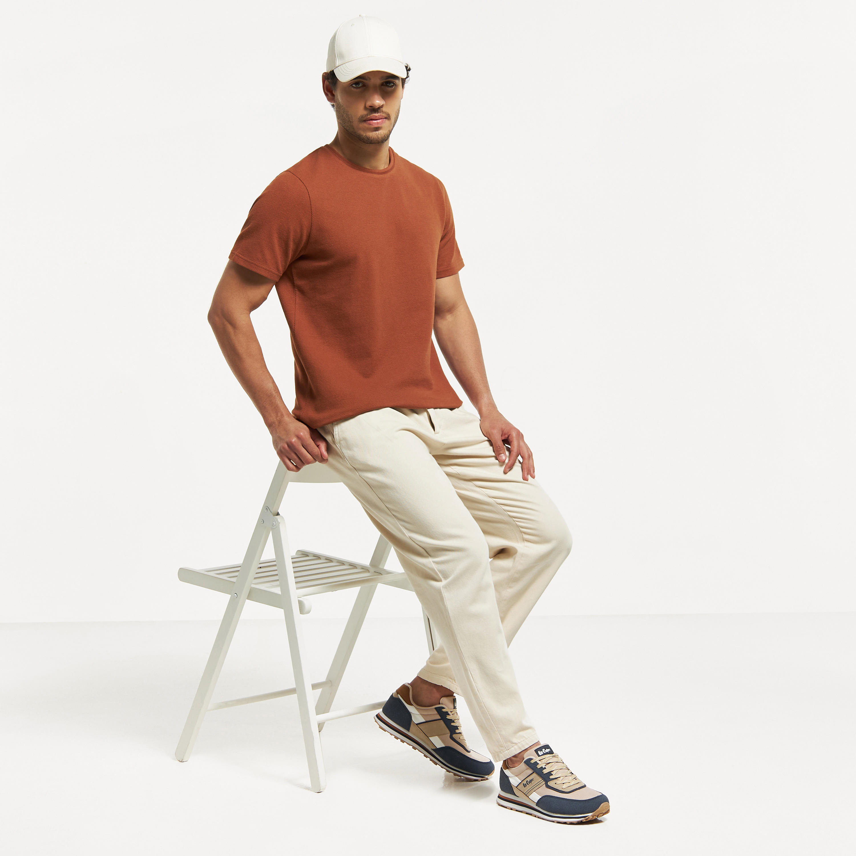تيشيرت بارز الملمس بياقة ضيّقة وأكمام قصيرة من آيكونك-men-clothing-tshirtsandpolos-tshirts-image-14