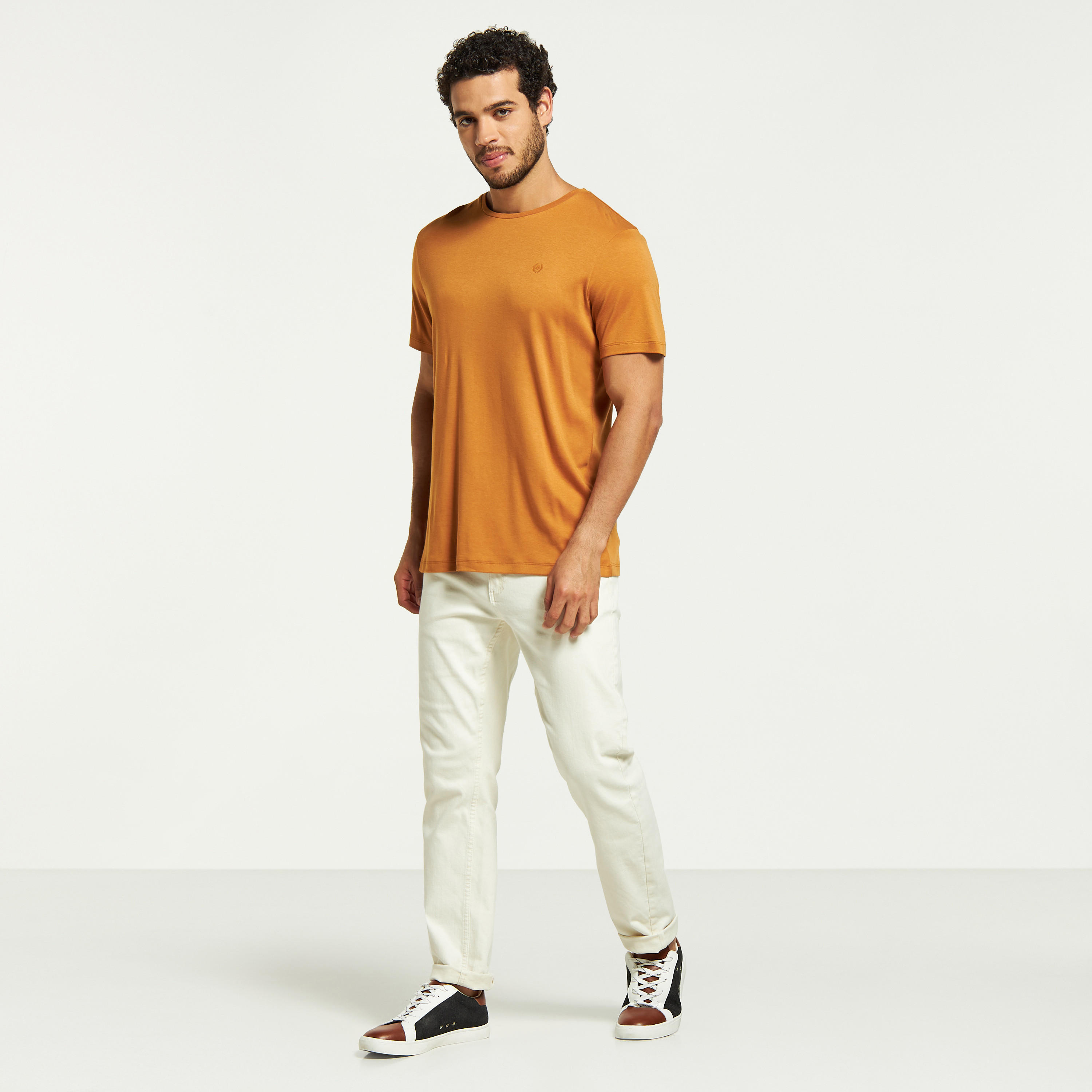 تيشيرت بياقة ضيّقة وأكمام قصيرة من آيكونيك-men-clothing-tshirtsandpolos-tshirts-image-14