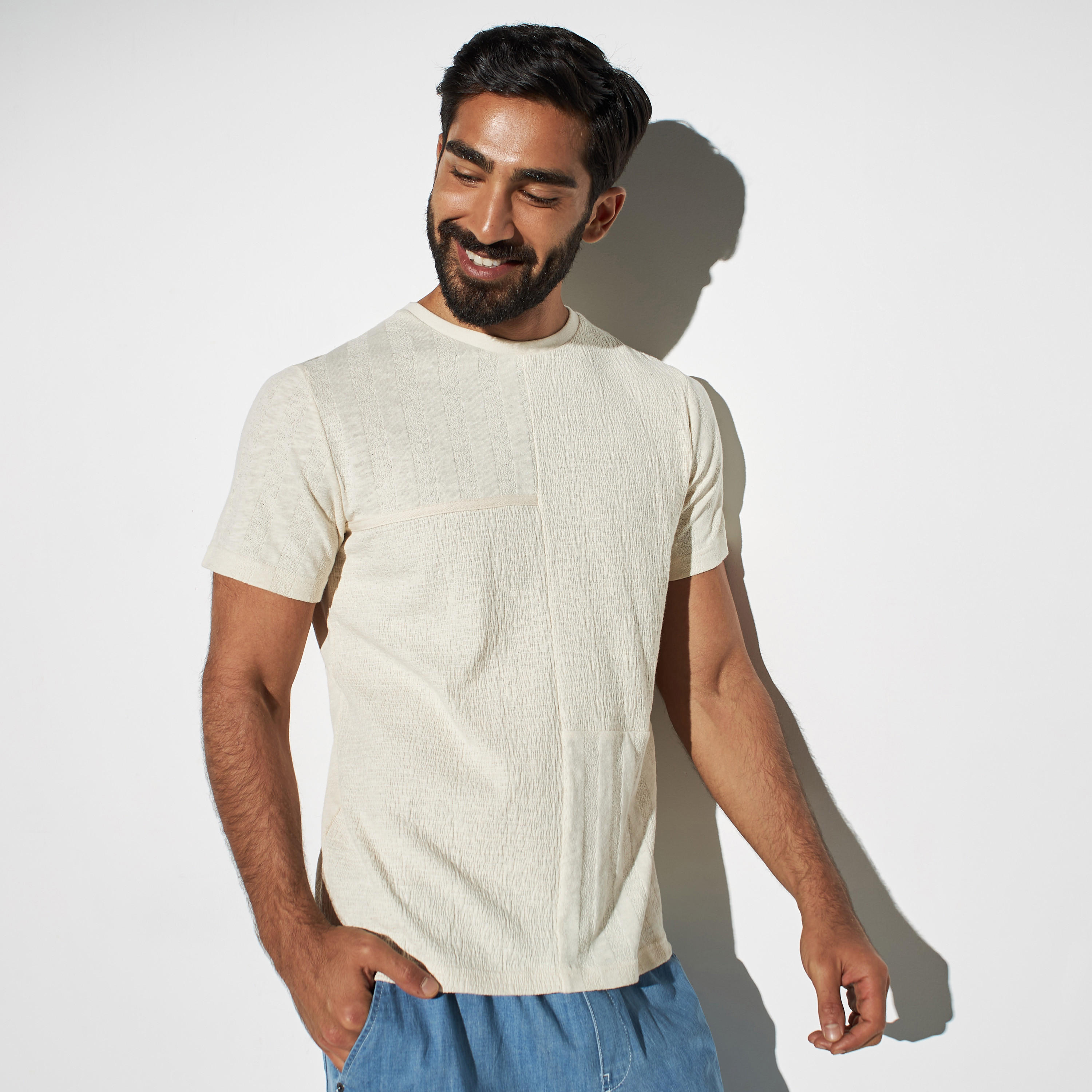 تيشيرت بارز الملمس بياقة ضيقة من آيكونيك-men-clothing-tshirtsandpolos-tshirts-image-1