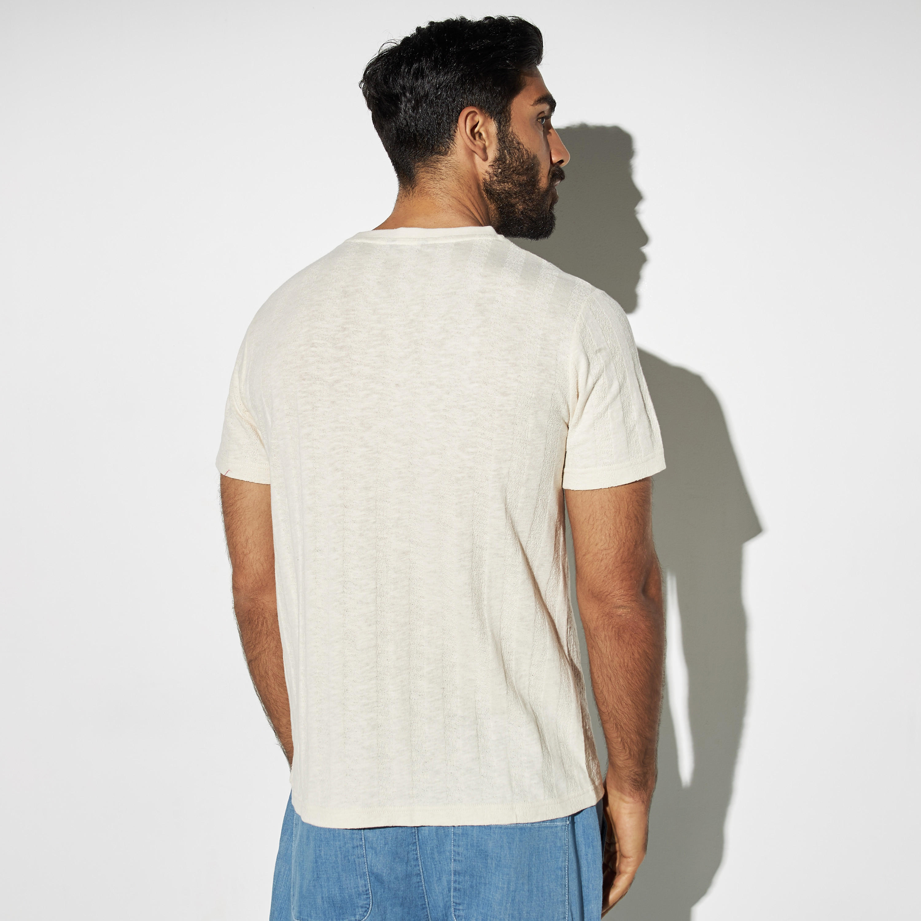 تيشيرت بارز الملمس بياقة ضيقة من آيكونيك-men-clothing-tshirtsandpolos-tshirts-image-3