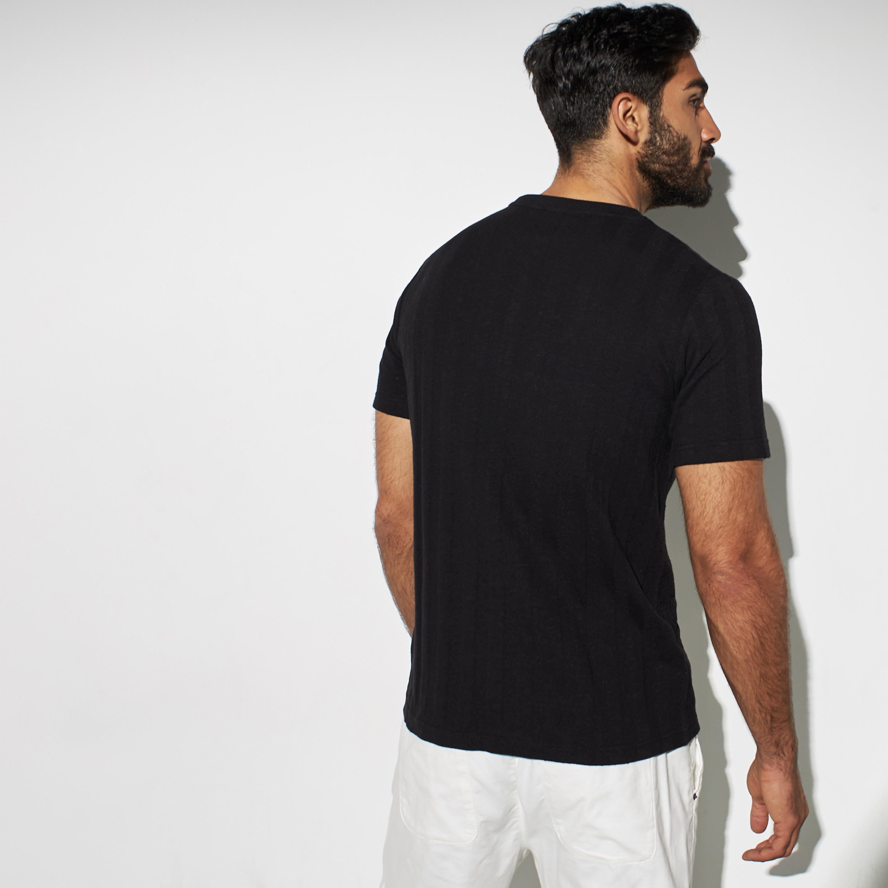 تيشيرت بارز الملمس بياقة ضيقة من آيكونيك-men-clothing-tshirtsandpolos-tshirts-image-6