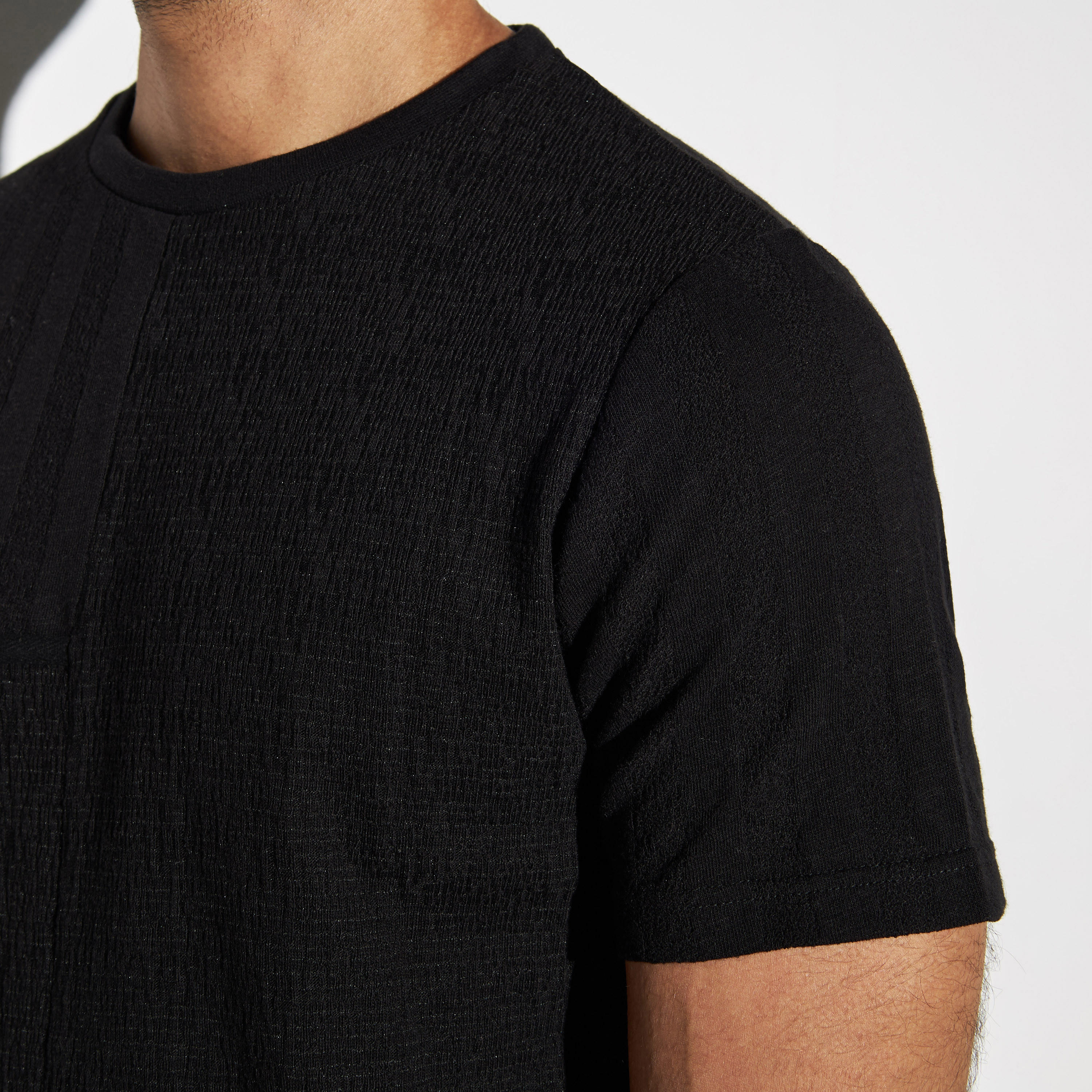 تيشيرت بارز الملمس بياقة ضيقة من آيكونيك-men-clothing-tshirtsandpolos-tshirts-image-7