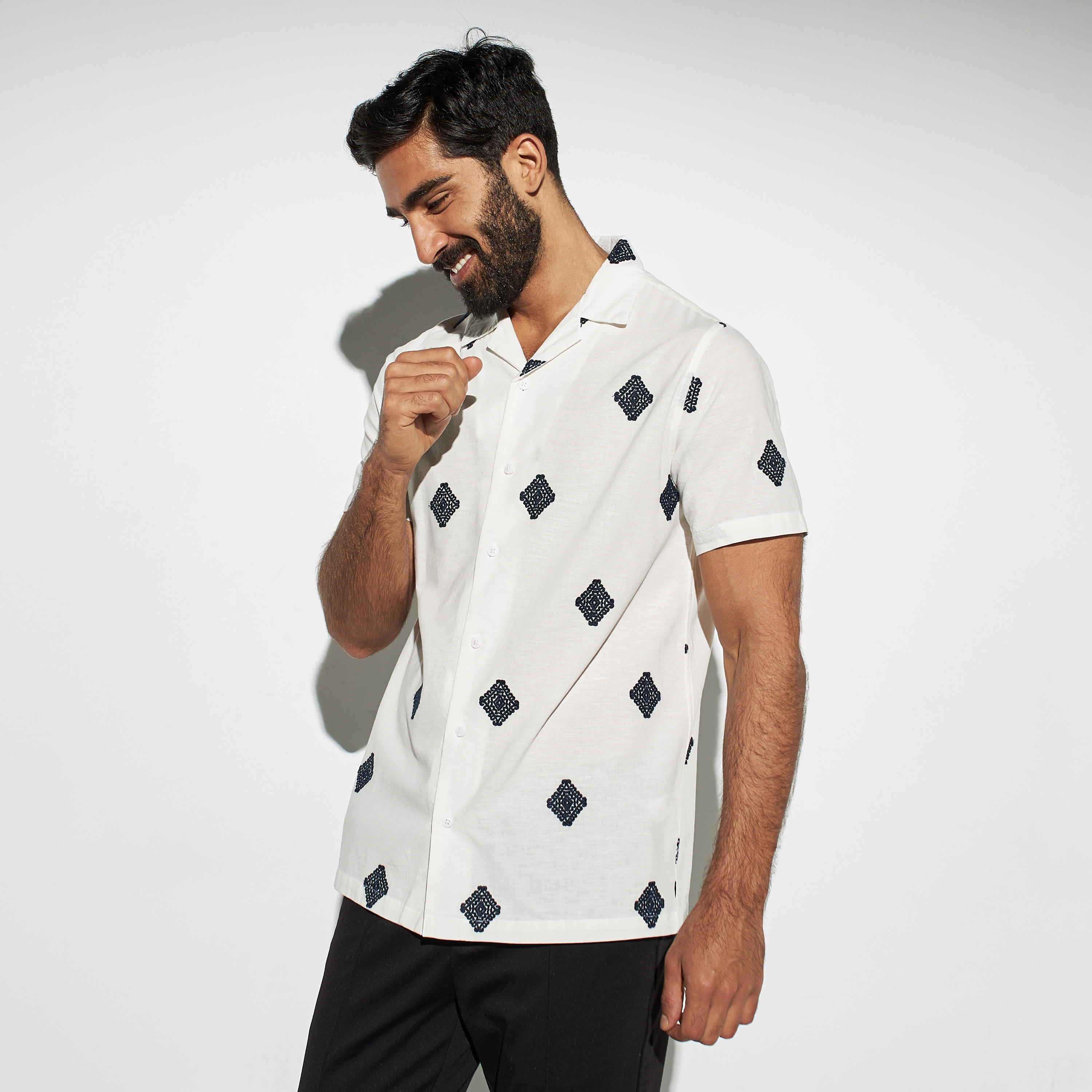 قميص مطرز من أيكونيك-men-clothing-shirts-image-4