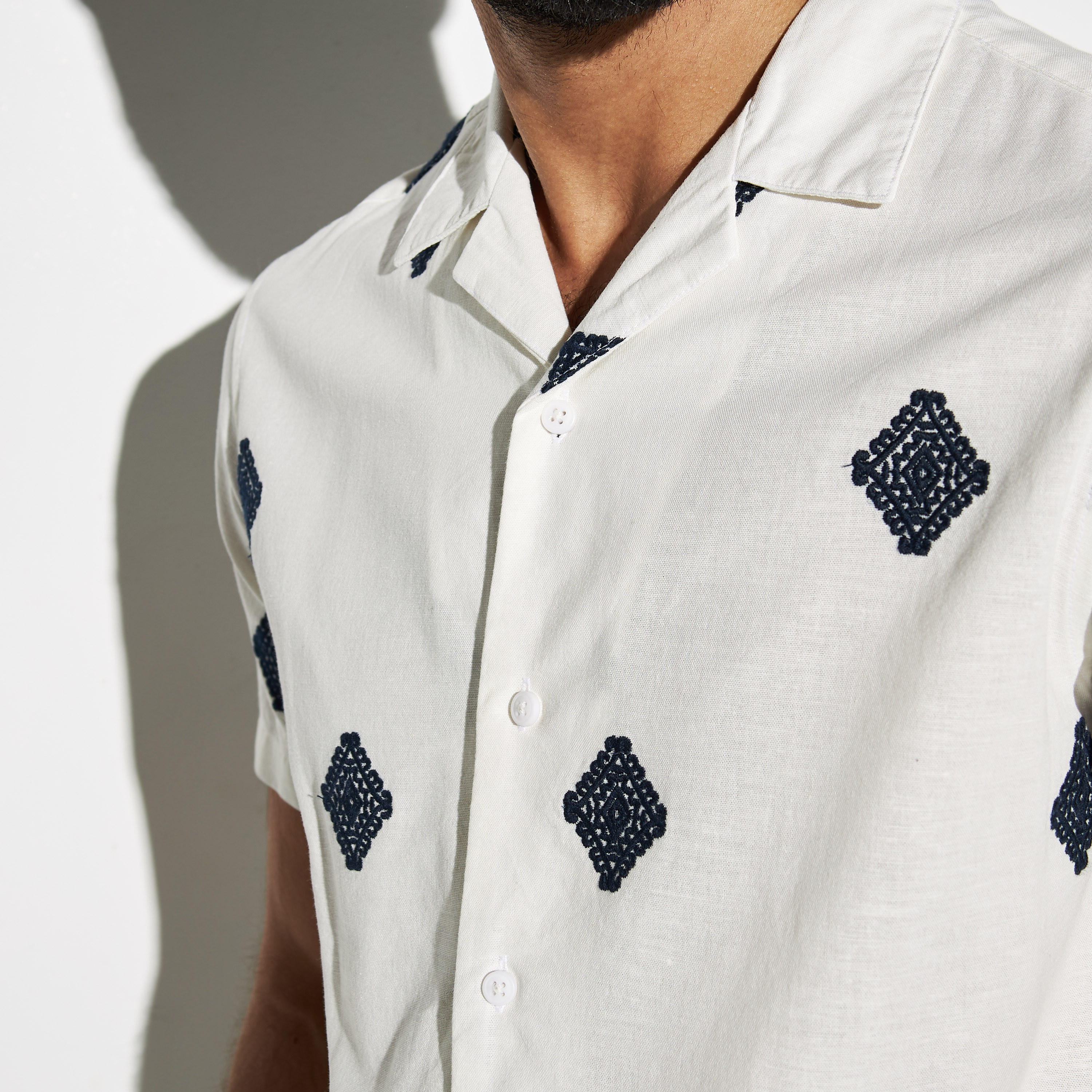 قميص مطرز من أيكونيك-men-clothing-shirts-image-3