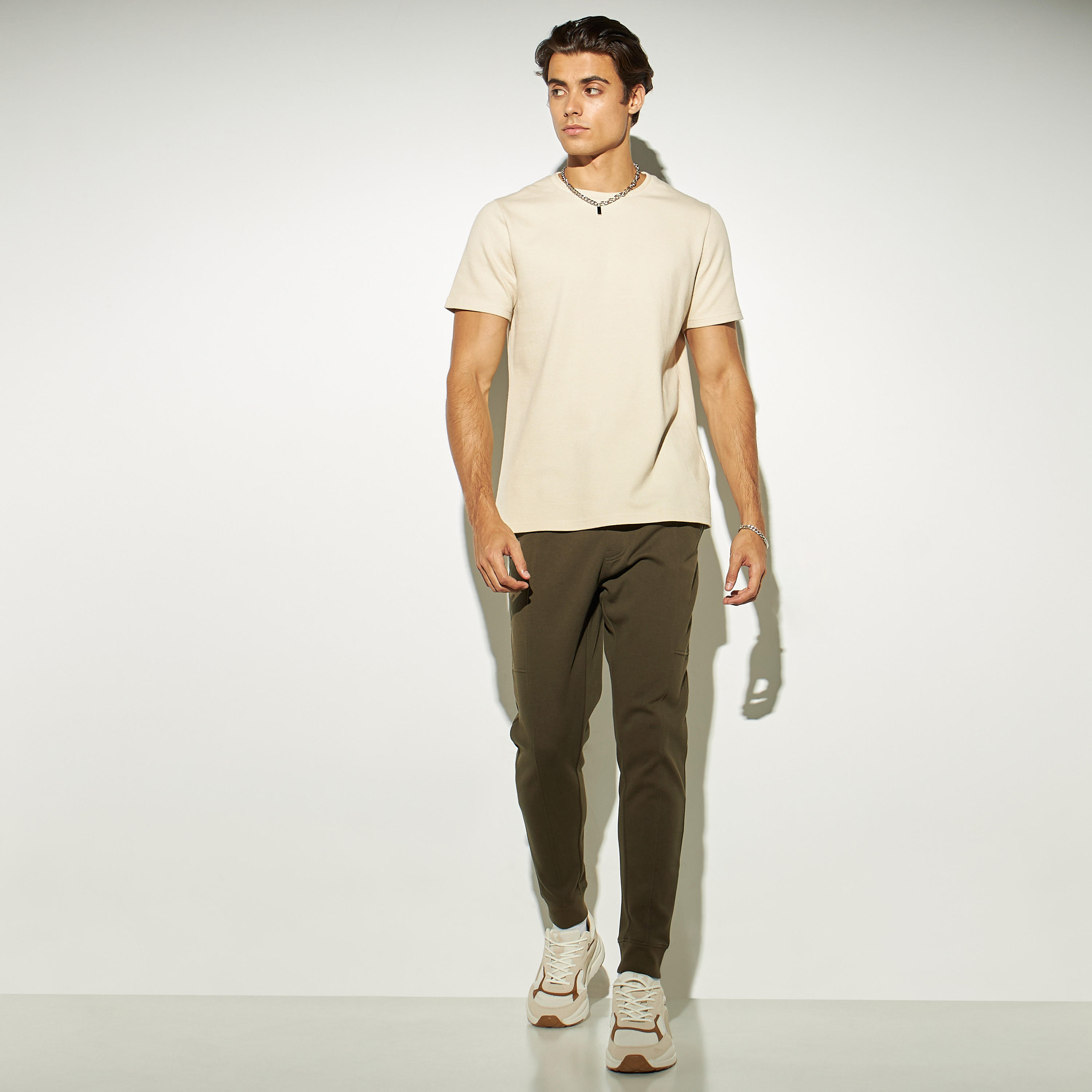 Iconic Solid Joggers with Zippered Pockets and Drawstring Closure-men-clothing-bottoms-joggers-image-2