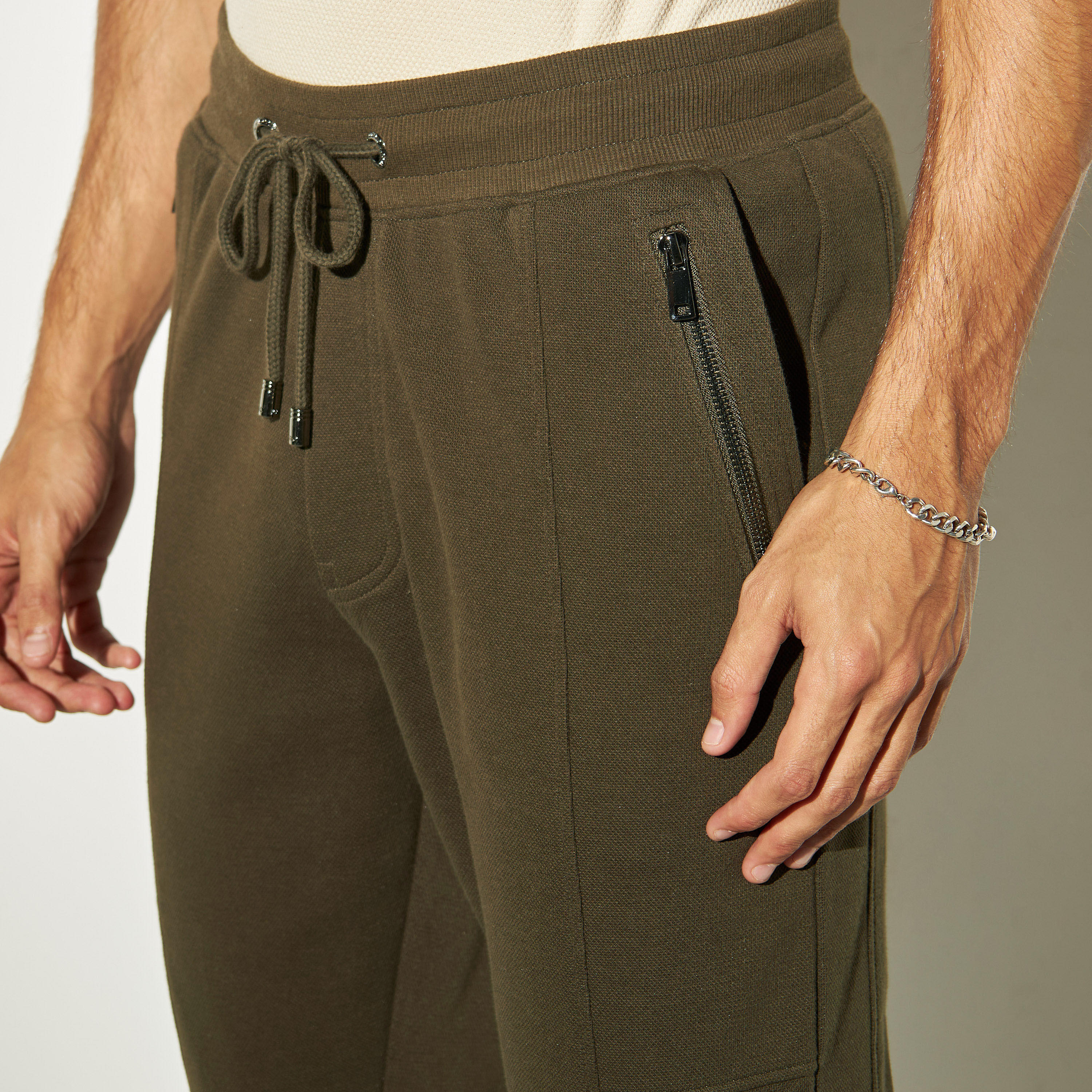 Iconic Solid Joggers with Zippered Pockets and Drawstring Closure-men-clothing-bottoms-joggers-image-4
