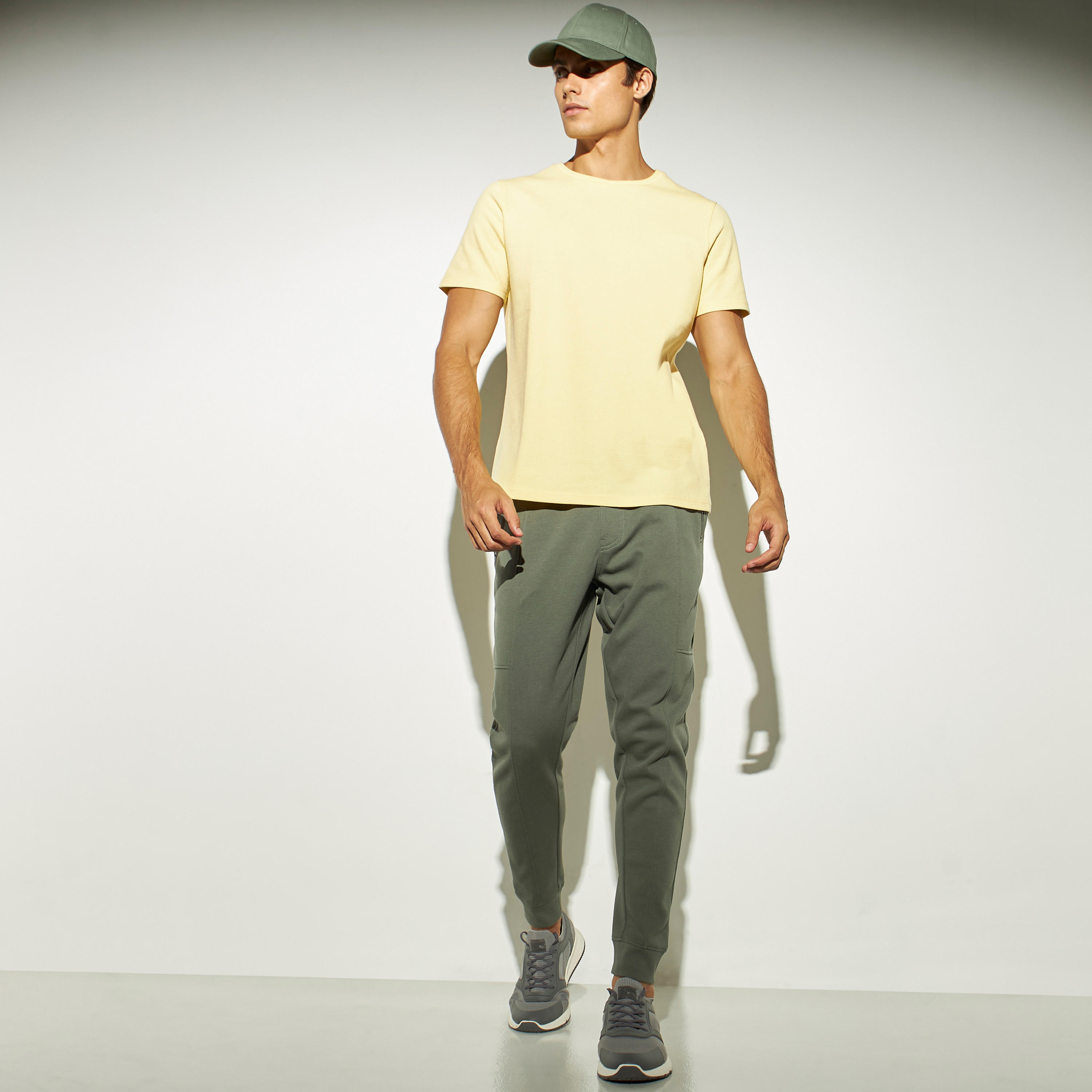 Iconic Solid Joggers with Zippered Pockets and Drawstring Closure-men-clothing-bottoms-joggers-image-2