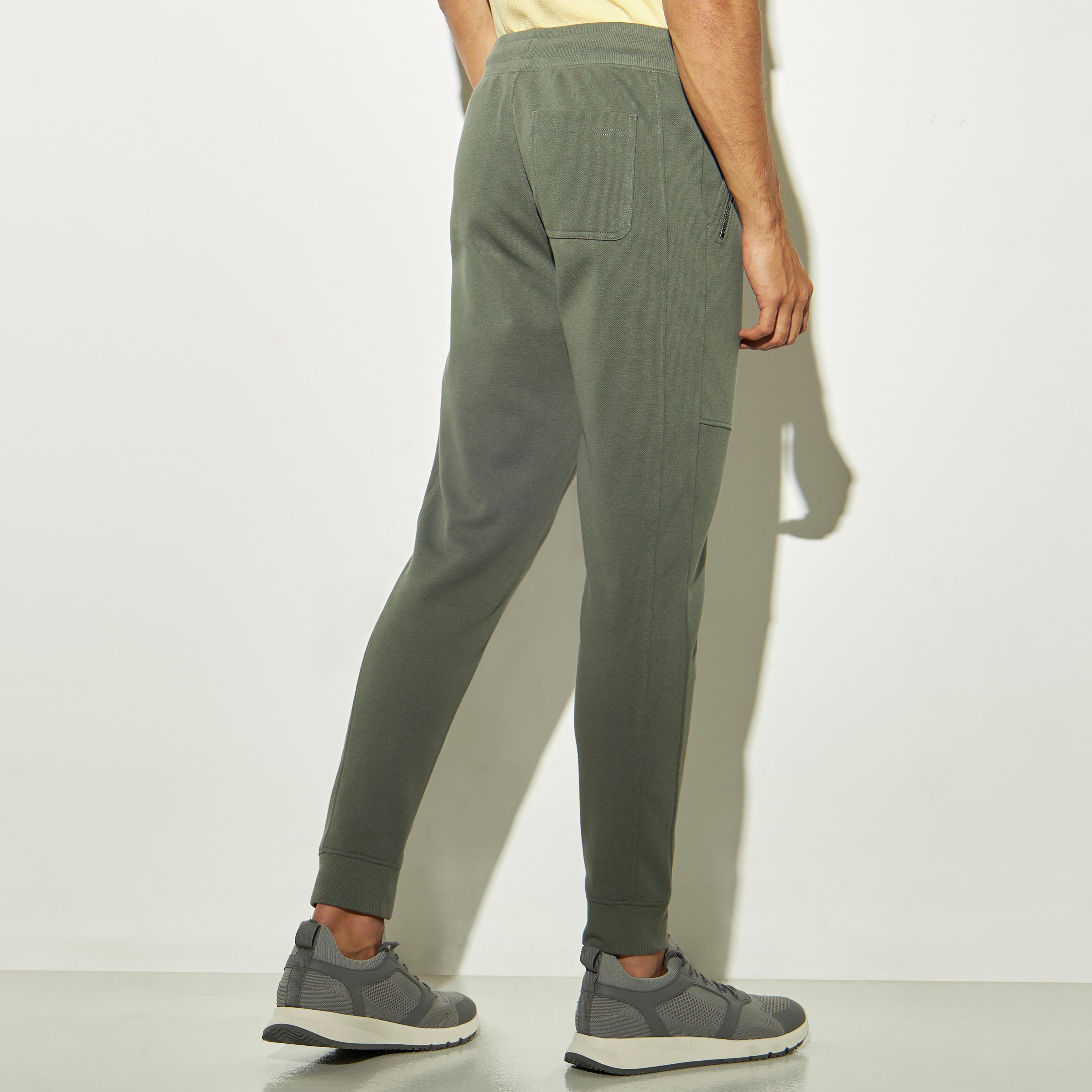 Iconic Solid Joggers with Zippered Pockets and Drawstring Closure-men-clothing-bottoms-joggers-image-3